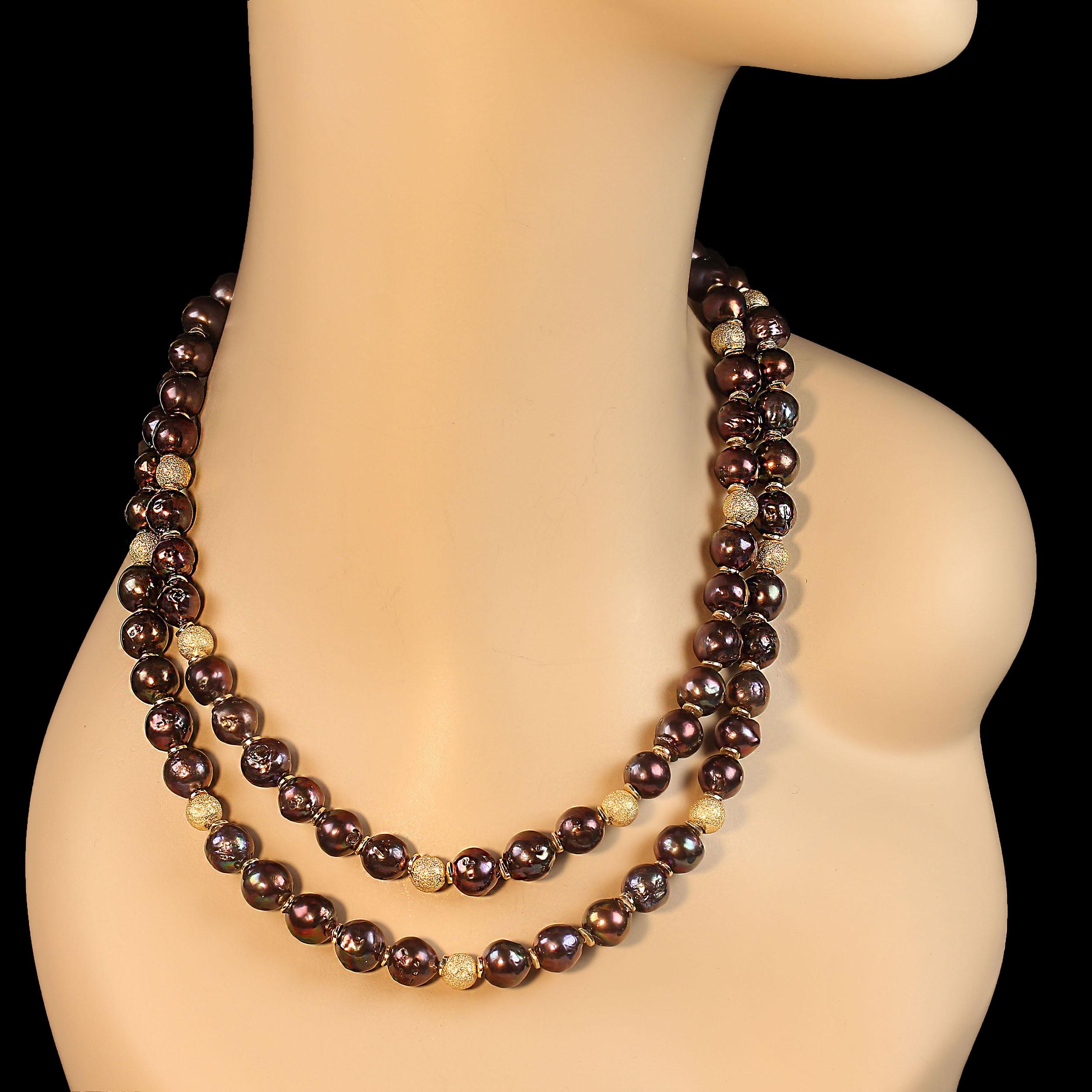 AJD Collana di perle color malva iridescente a due fili con accenti dorati in vendita 3