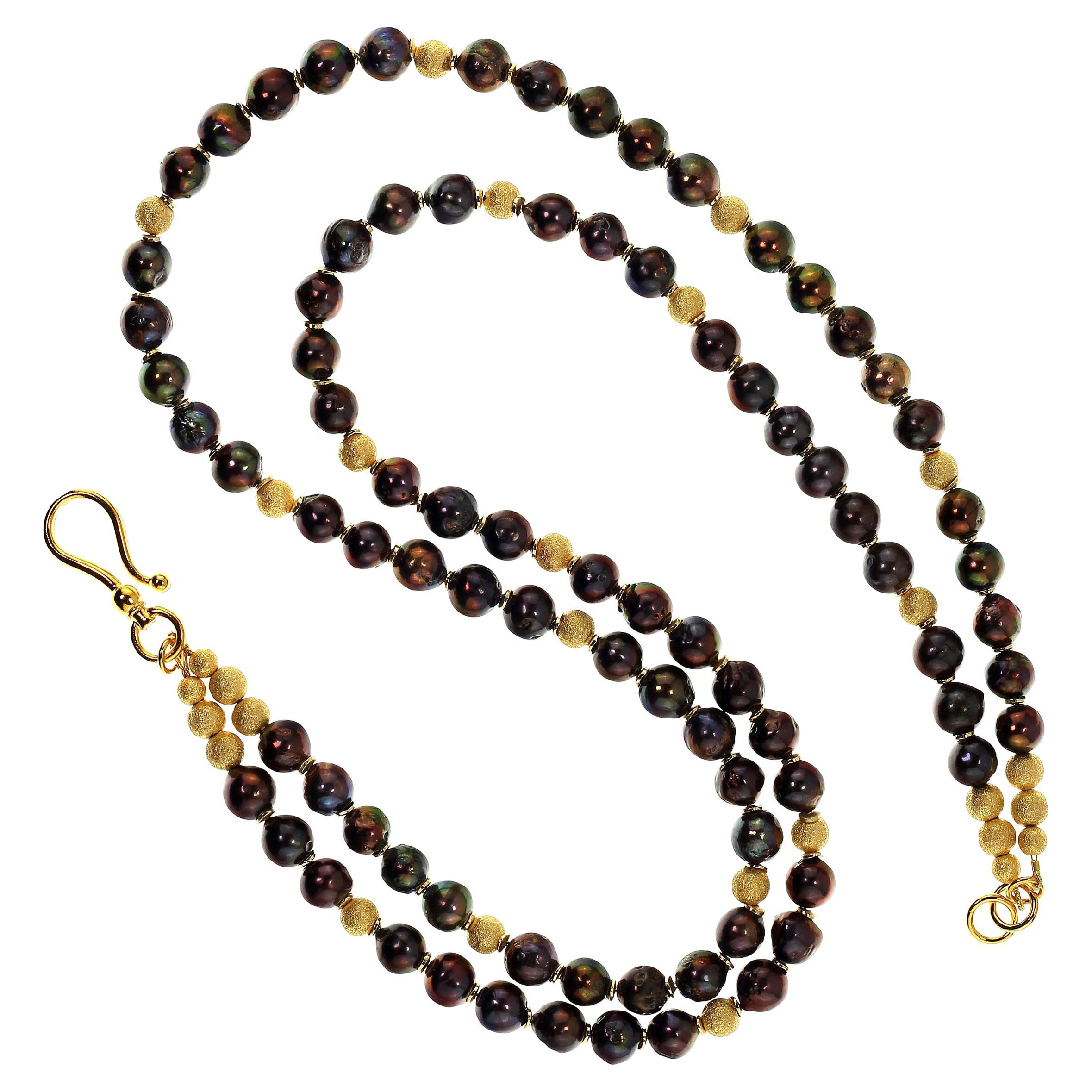 Zweistrangige schillernde Mauve-Perlenkette von AJD mit goldenen Akzenten im Zustand „Neu“ im Angebot in Raleigh, NC