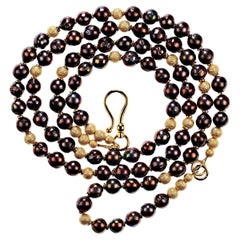 AJD Collier de perles mauves iridescentes à deux rangs avec accents dorés