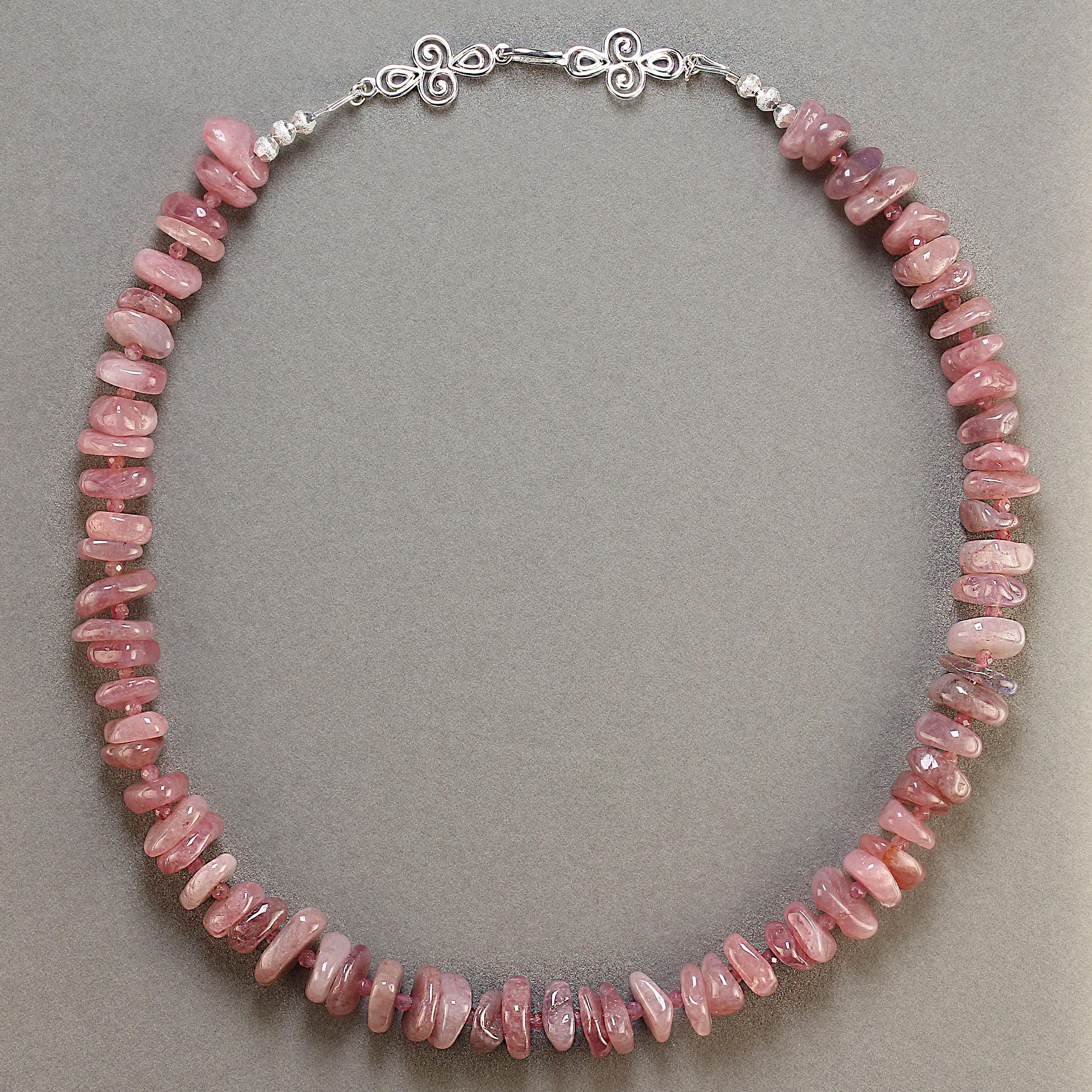 AJD Collana unica di quarzo rosa del Madagascar In condizioni Nuovo in vendita a Raleigh, NC