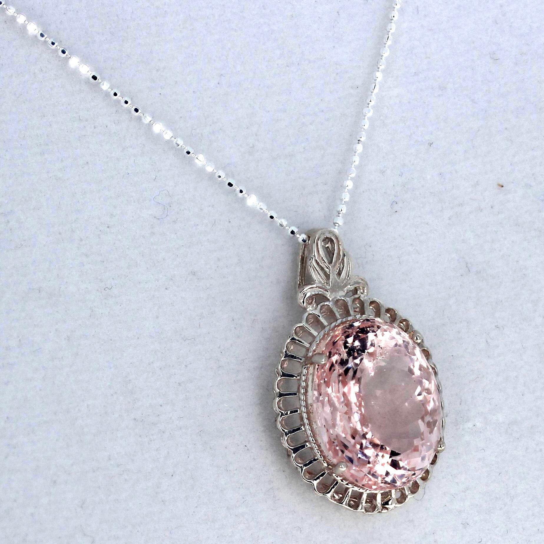 Ciondolo classico insolito in argento massiccio con morganite da 29 carati A. Silver In condizioni Nuovo in vendita a Raleigh, NC