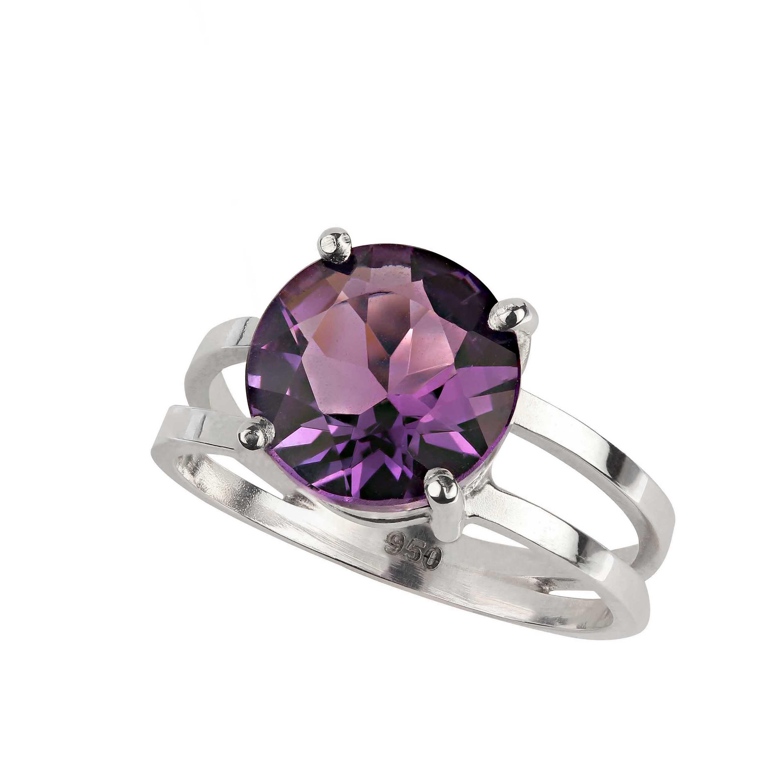 AJD Unusual Round 3.52 Carat Amethyst in Sterling Silver Ring In New Condition For Sale In Raleigh, NC
