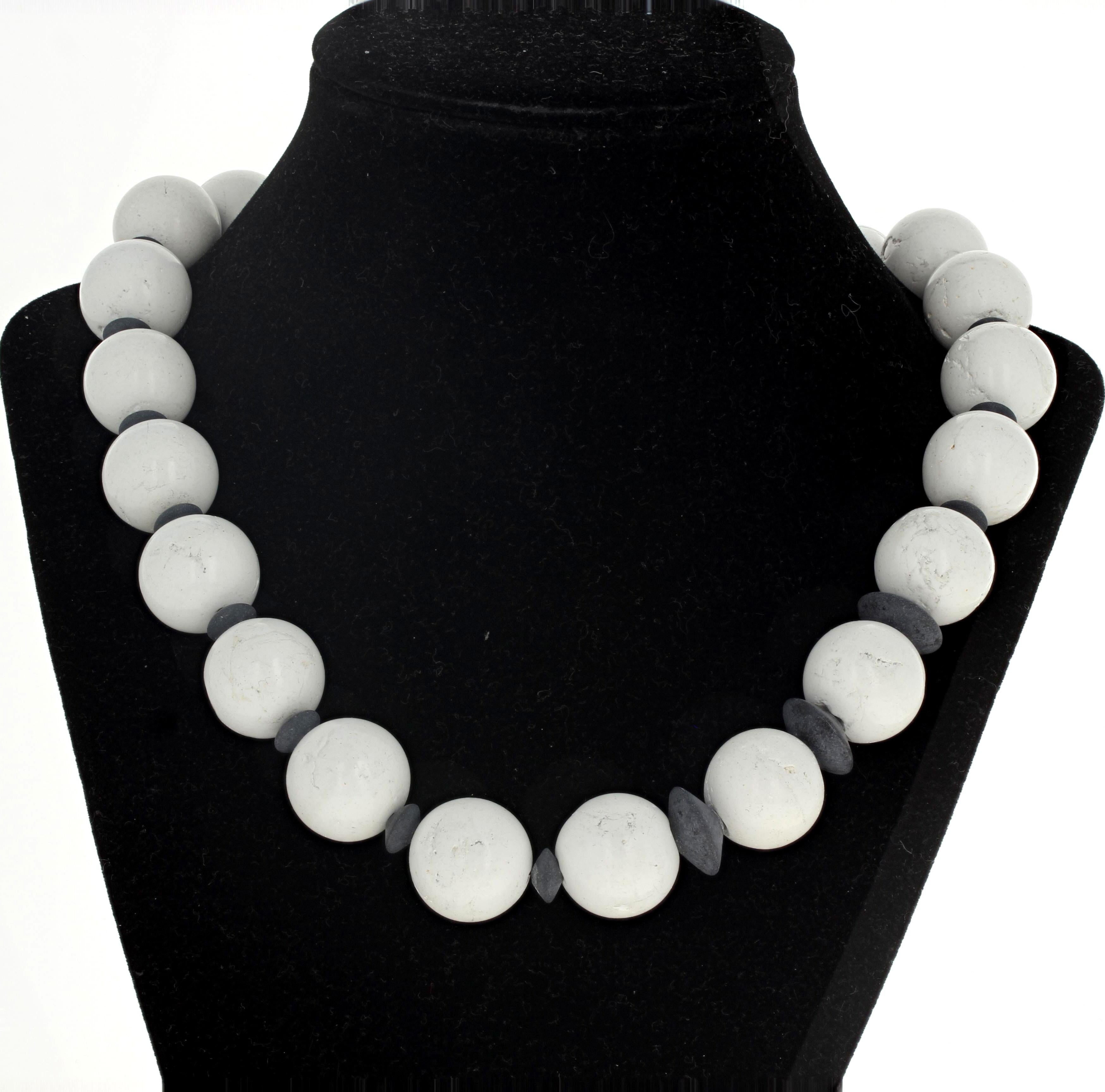 AJD Schöne natürliche echte Magnesite & echte schwarze Onyx 19