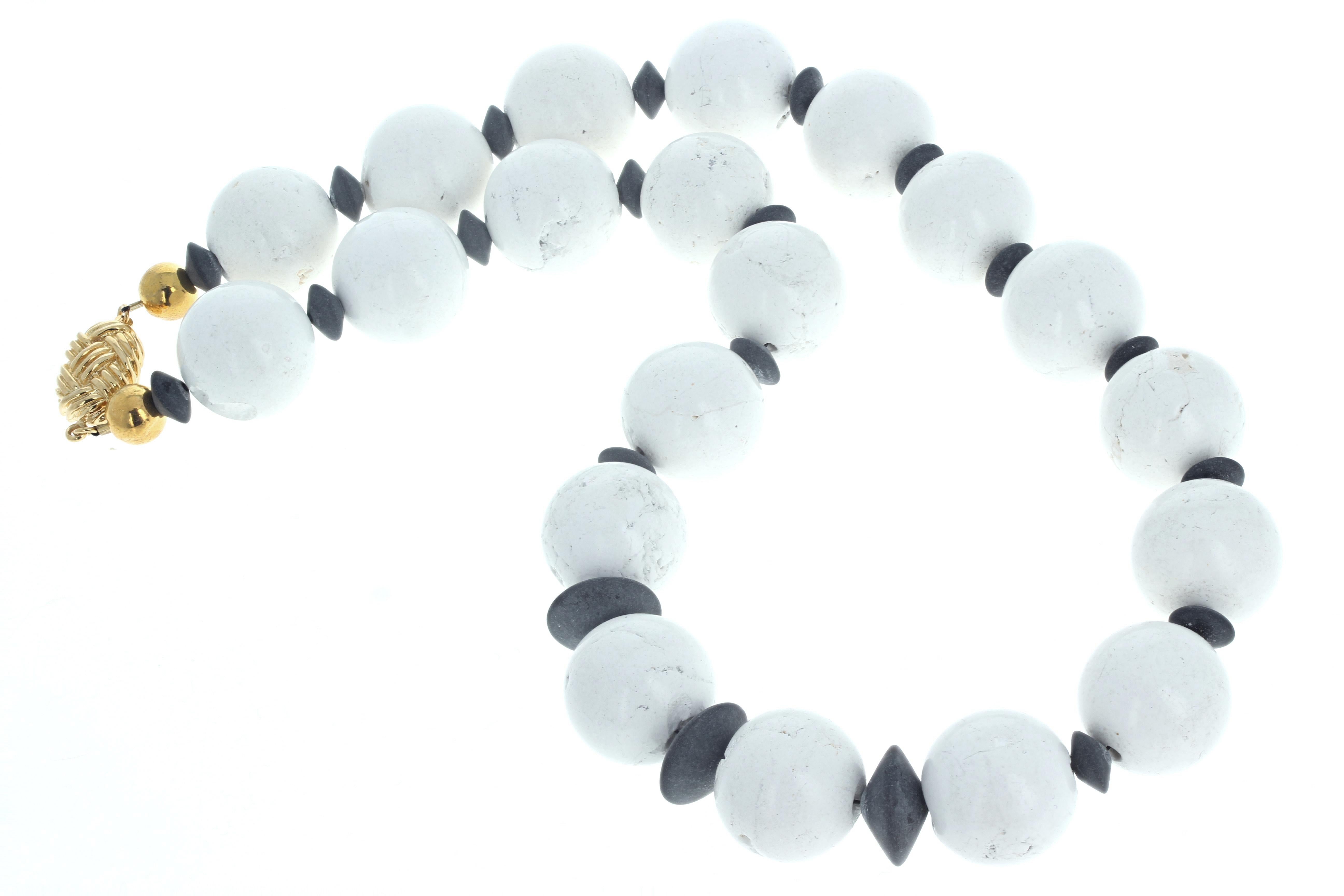 Mixed Cut AJD Dramatic Lovely Natural White Magnesite &Real Black Onyx Necklace