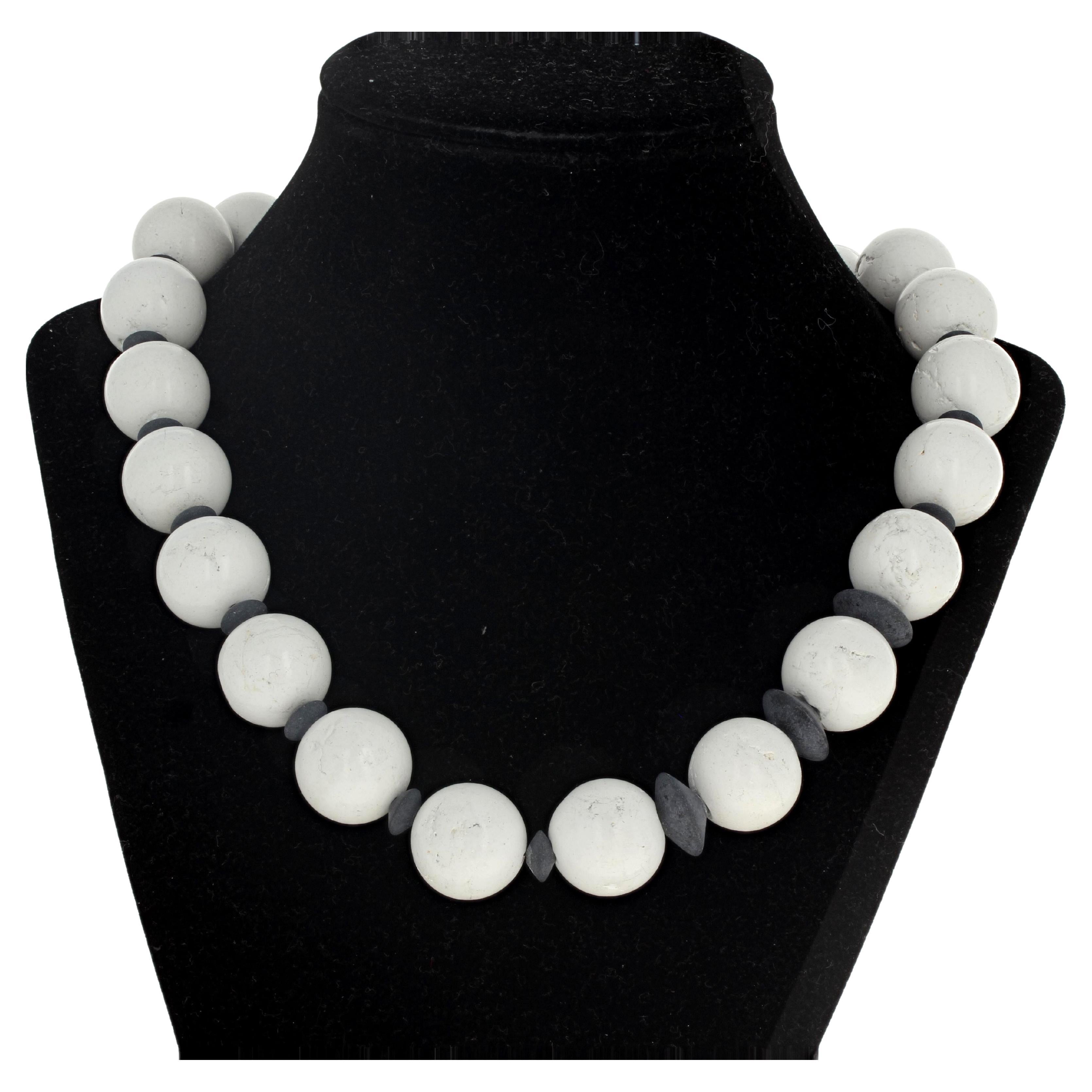 AJD Dramatic Lovely Natural White Magnesite &Real Black Onyx Necklace