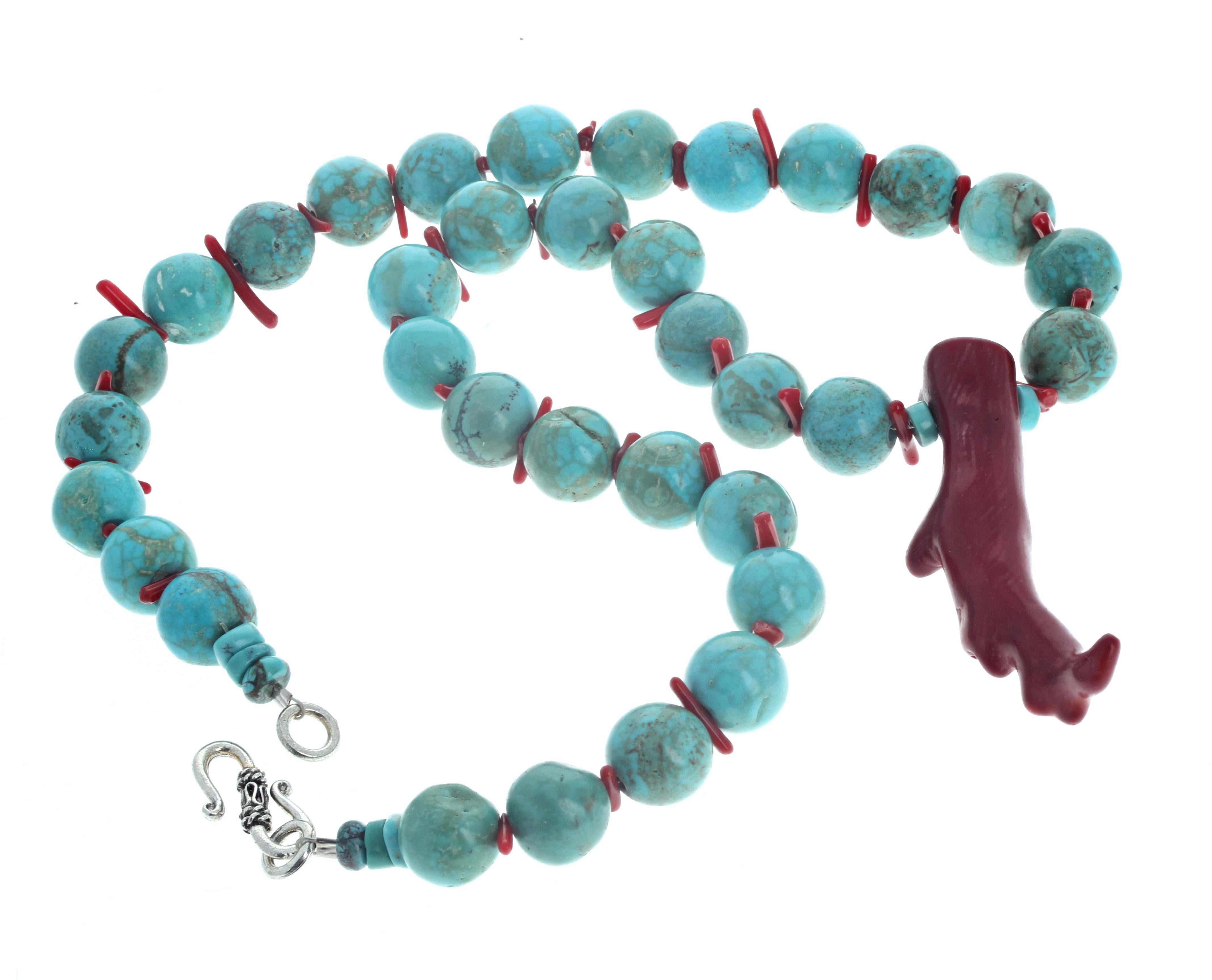 AJD Bella collana artistica di magnesite turchese verde-blu e corallo rosso reale In condizioni Nuovo in vendita a Raleigh, NC