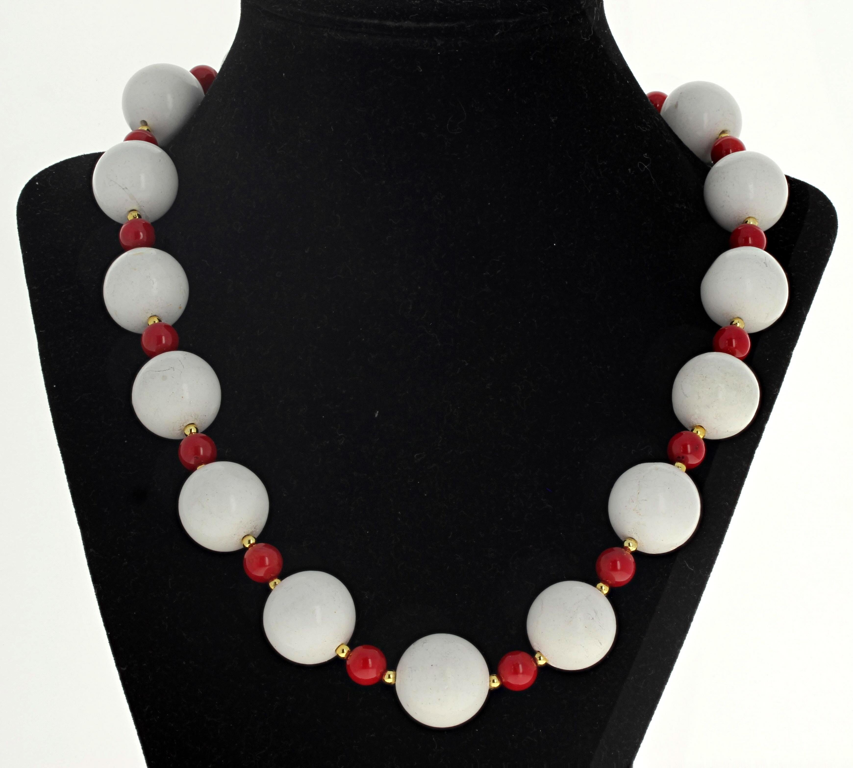 AJD Lovely Natural White White White Magnesite & Red Coral Necklace In New Condition For Sale In Raleigh, NC