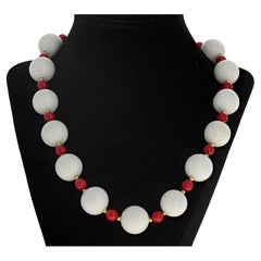Used AJD Lovely Natural White White White Magnesite & Red Coral Necklace