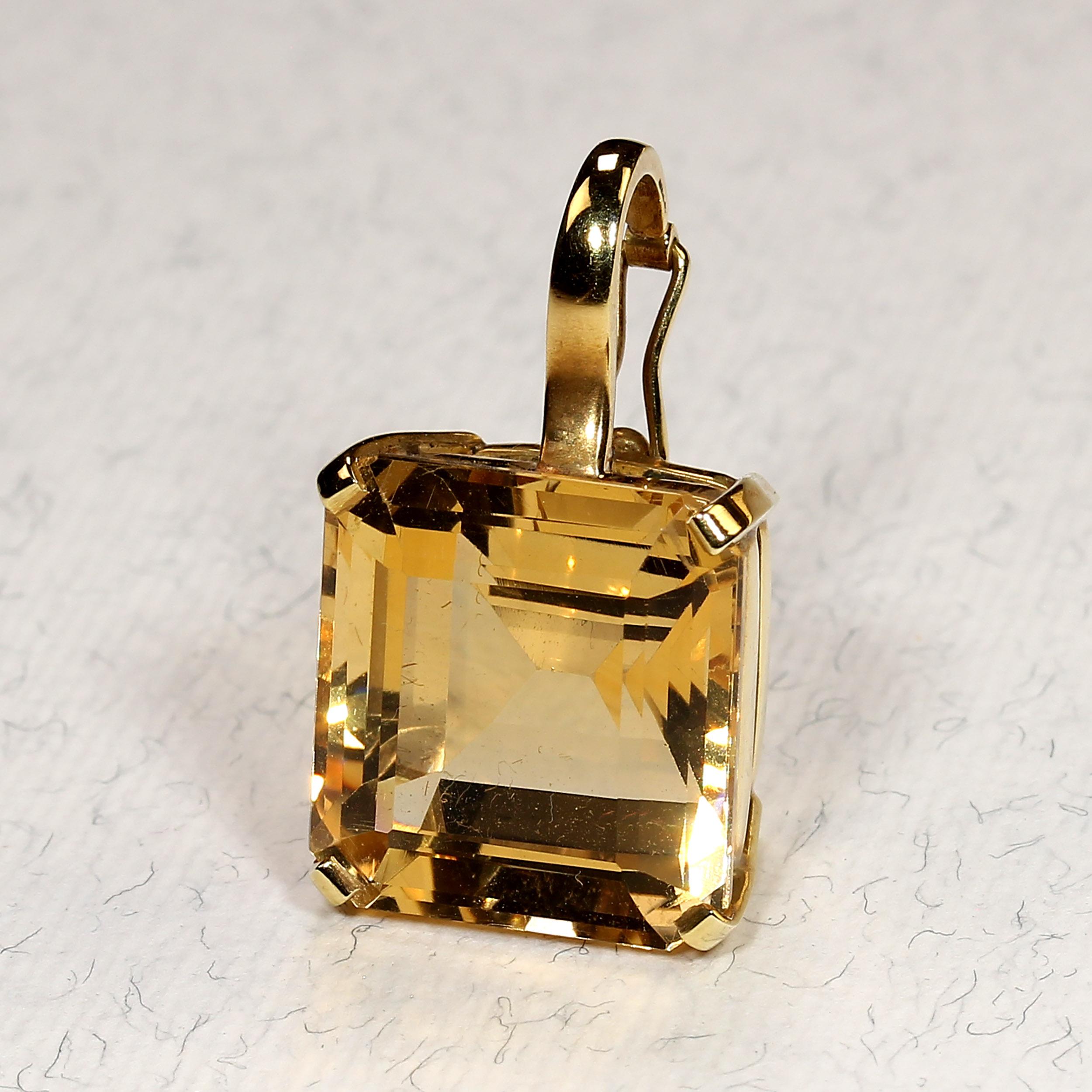 Ciondolo vintage AJD con citrino quadrato grande in oro giallo 18 carati in vendita 9