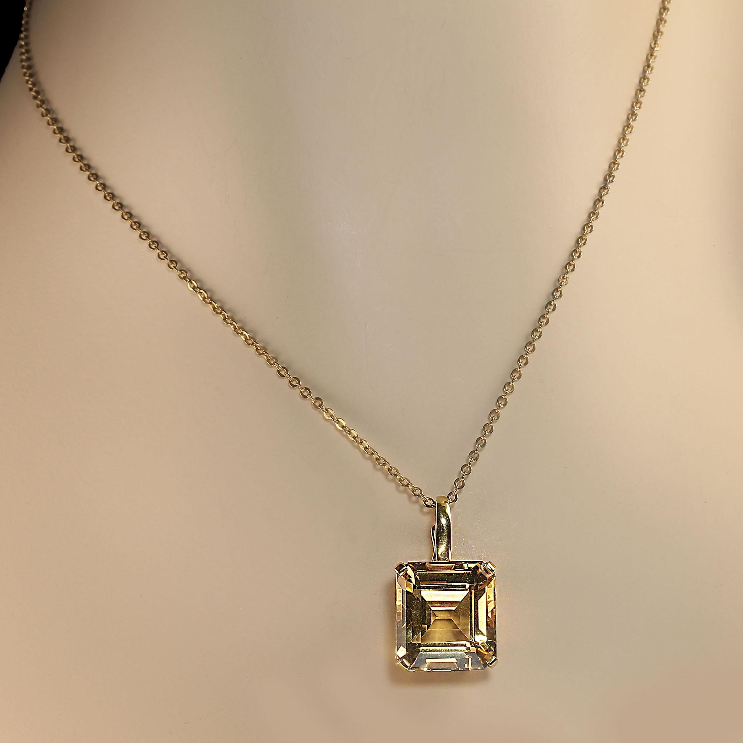 AJD Vintage, grande citrine carrée en or jaune 18 carats en vente 1