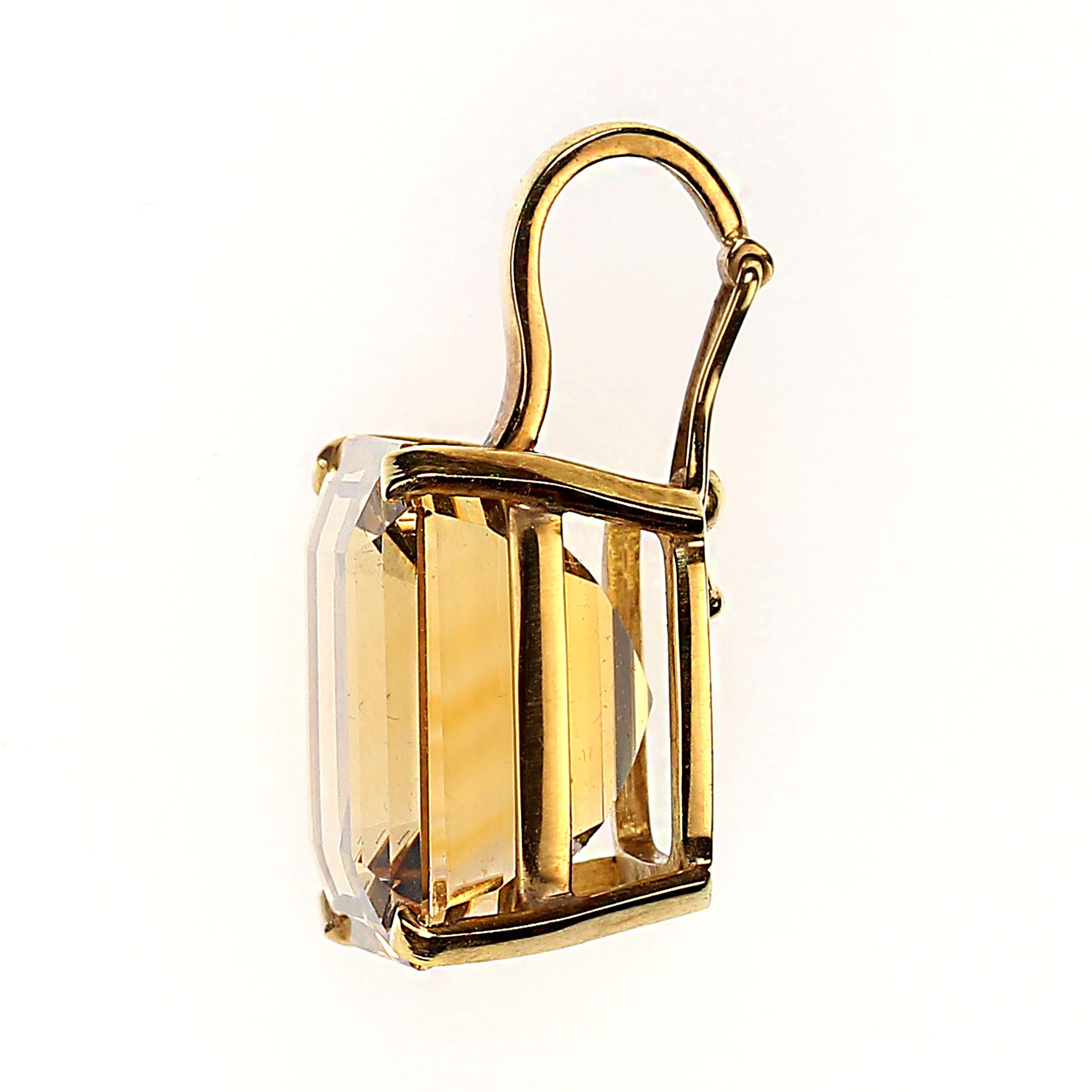 AJD Vintage, grande citrine carrée en or jaune 18 carats en vente 2