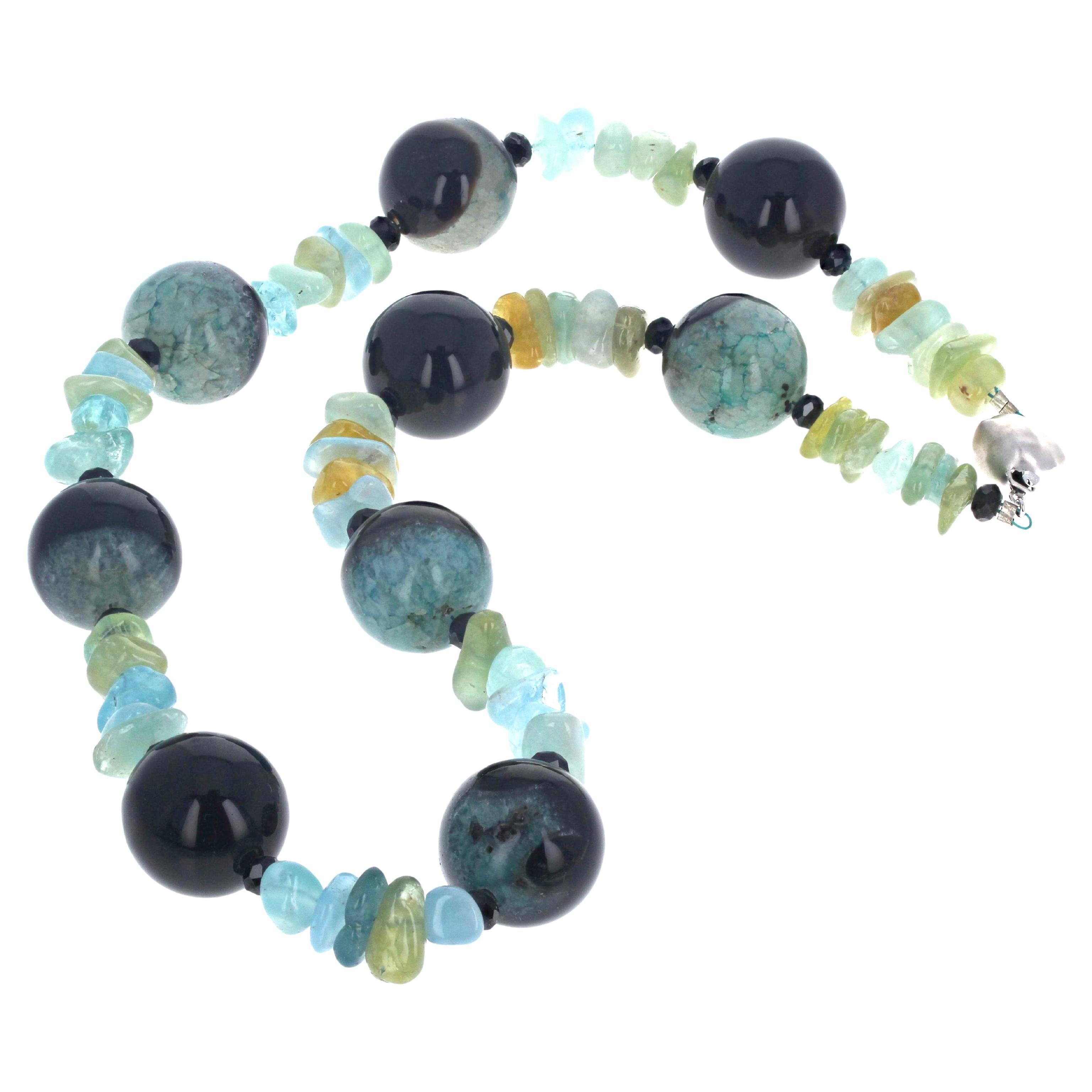AJD Meravigliosa collana grande di agate e acquamarina da 20 pollici in vendita
