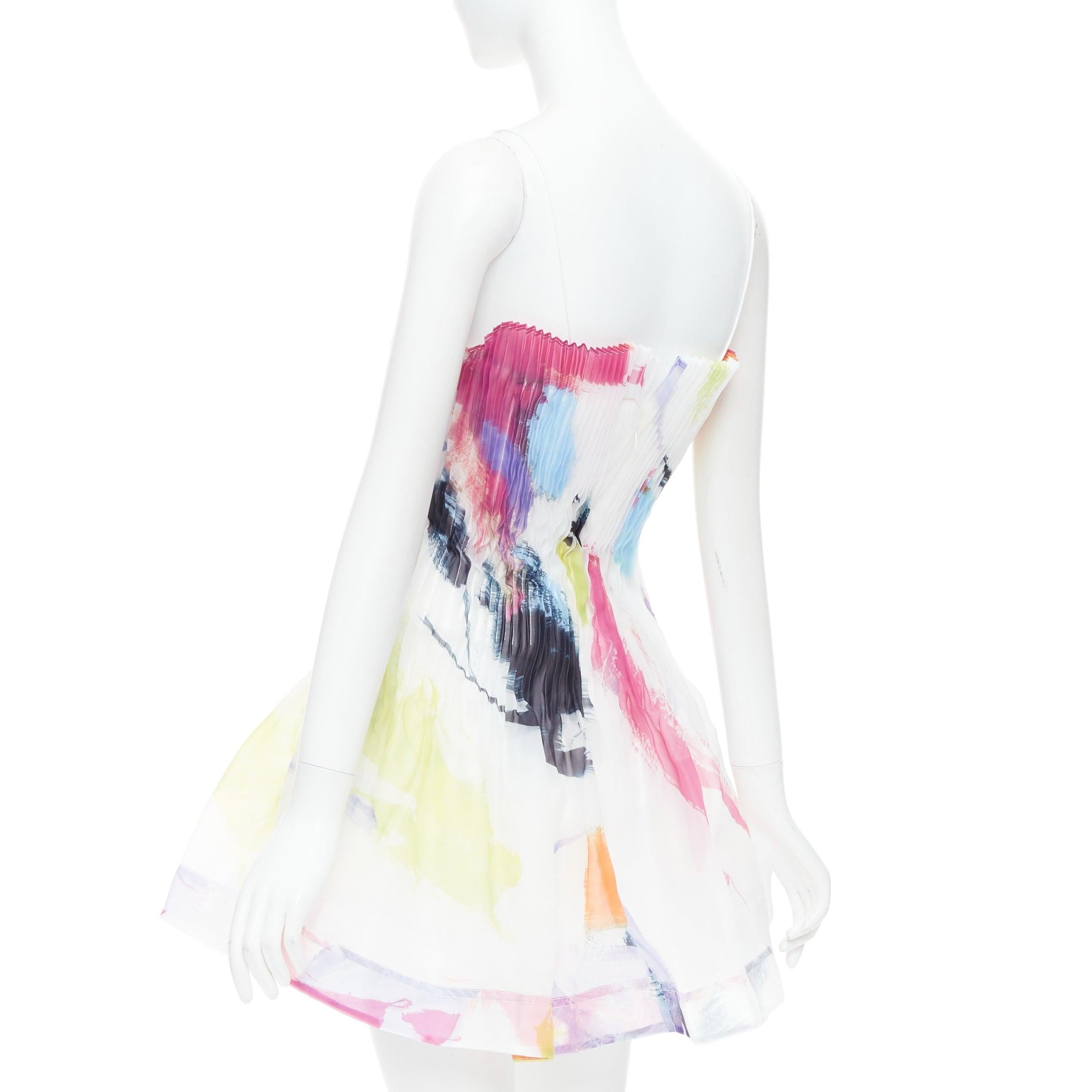AJE Celestial mini abito plissettato bianco multicolore con stampa astratta a vernice UK4 XXS in vendita 1