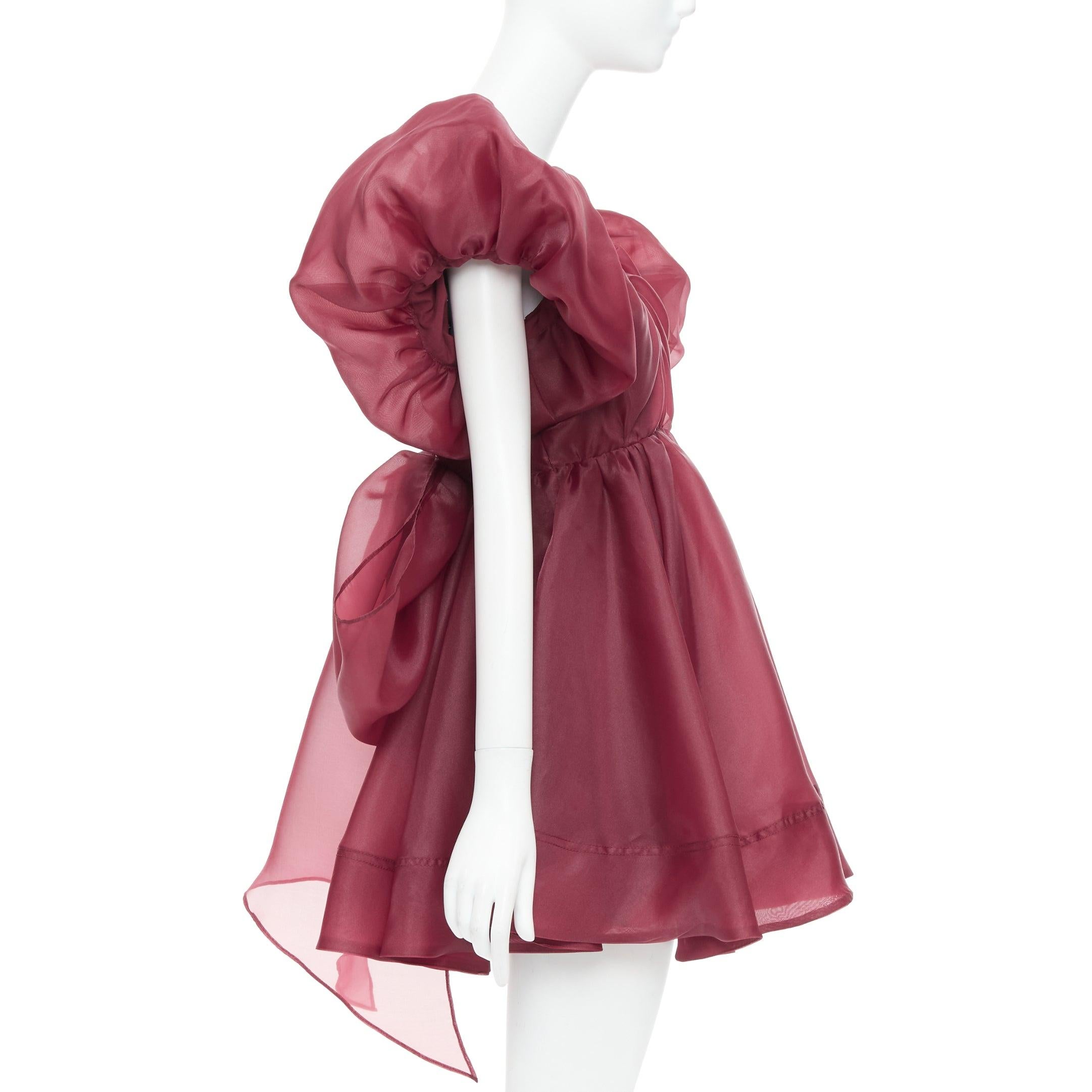 AJE Greta, mini robe à manches bouffantes en organza marron bordeaux GB6 XS Bon état - En vente à Hong Kong, NT
