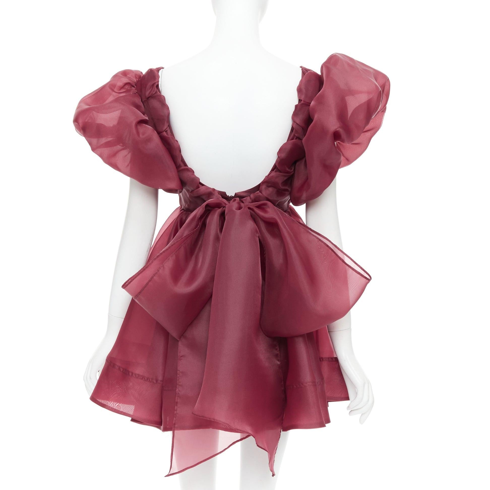 AJE Greta, mini robe à manches bouffantes en organza marron bordeaux GB6 XS Pour femmes en vente