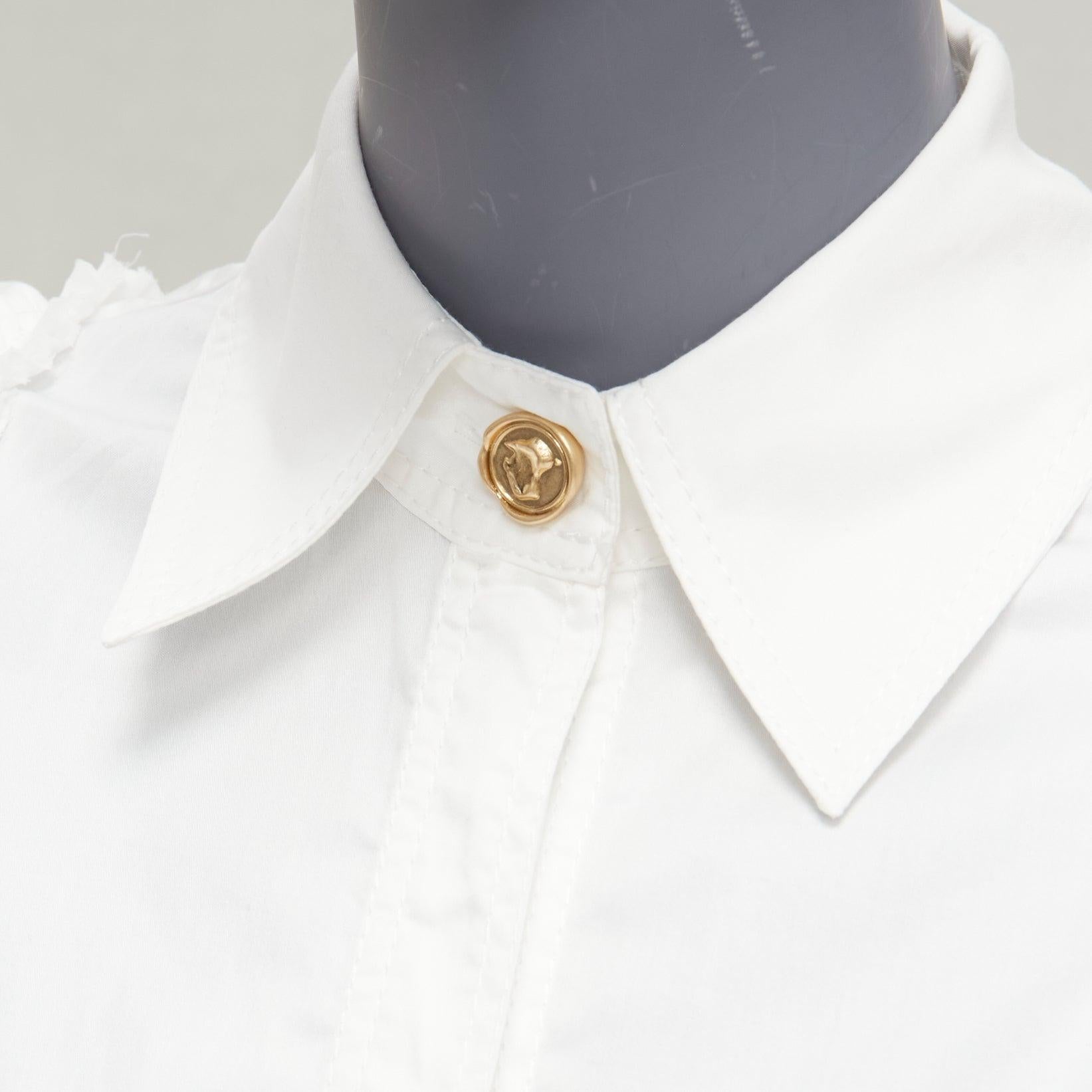 Camicia AJE in cotone bianco con spalla a sbuffo e bottoni dorati, orlo arrotondato AU6 XS in vendita 2