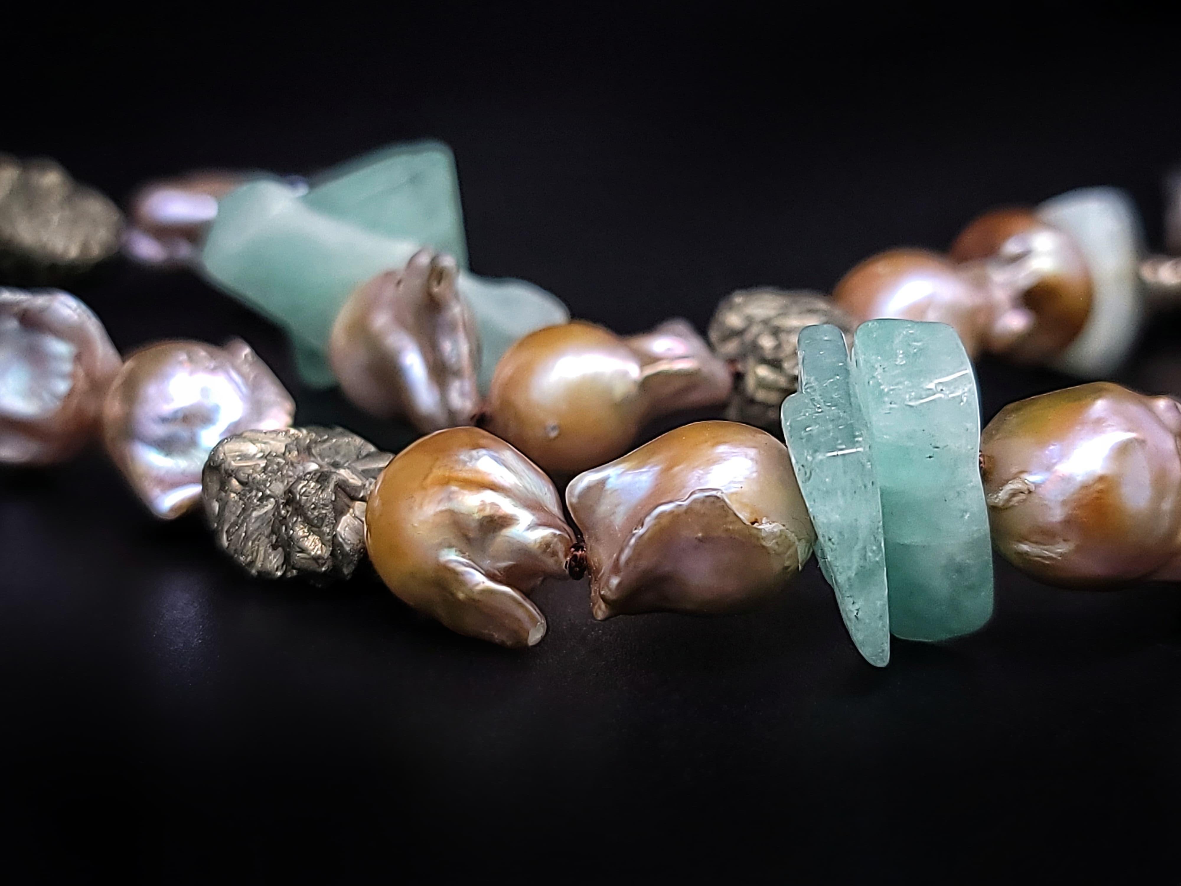 A.Jeschel Collier de perles baroques et d'aigues-marines avec pendentif en verre romain fin. en vente 2