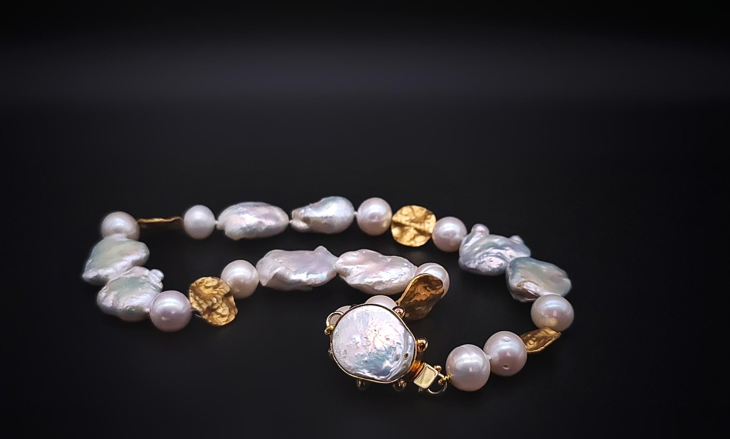 A.jeschel Stunning Baroque Pearl Necklace. In New Condition For Sale In Miami, FL