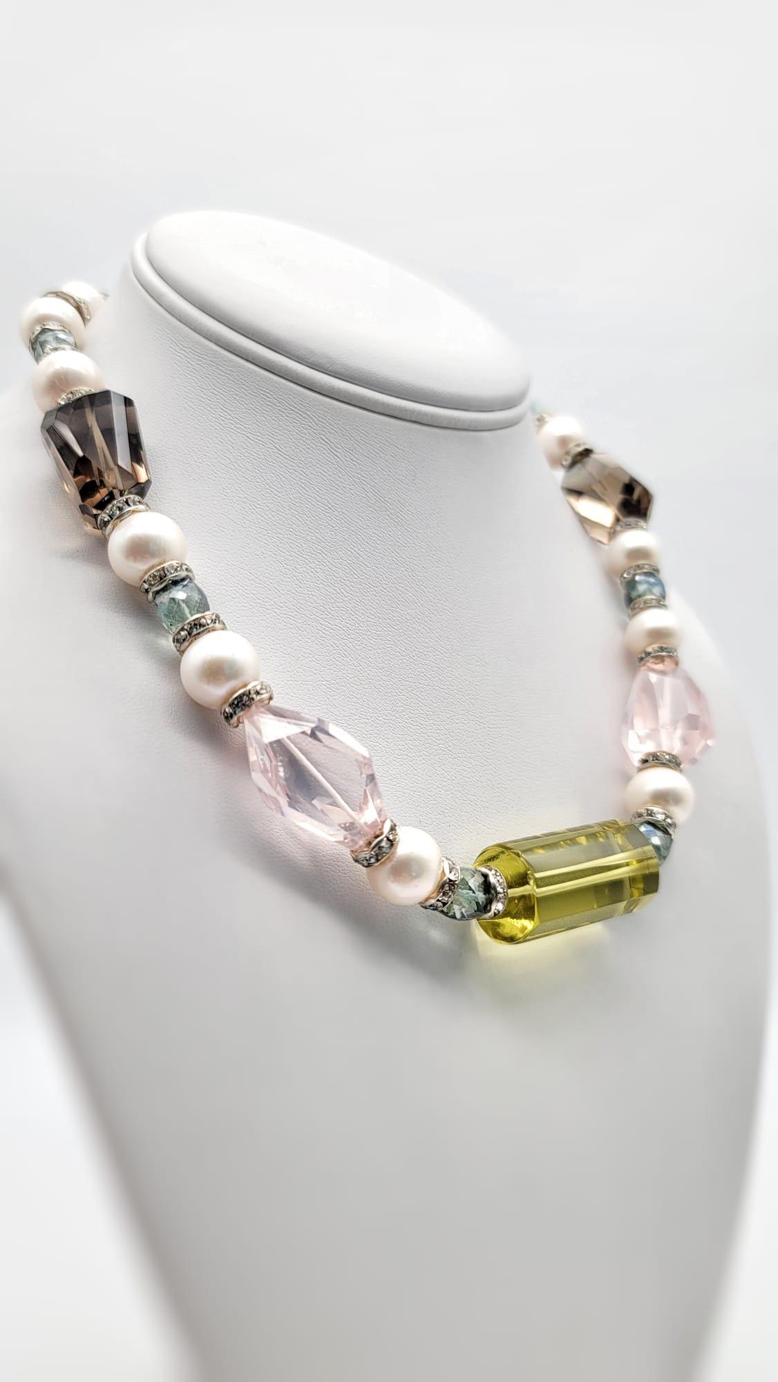 Taille mixte A.Jeschel Quartz cristal élégant dans une palette douce et flatteuse de pierres précieuses en vente