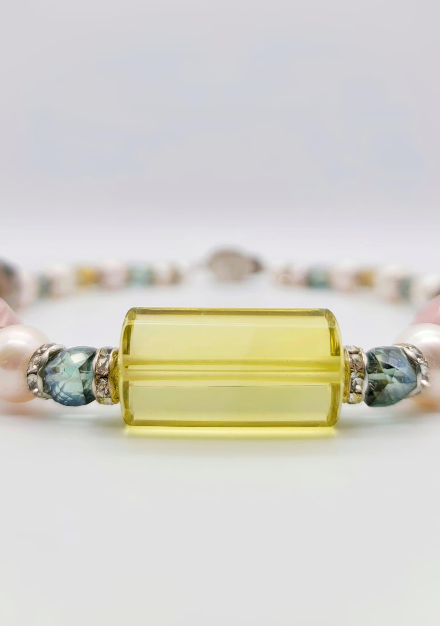 A.Jeschel Quartz cristal élégant dans une palette douce et flatteuse de pierres précieuses Pour femmes en vente