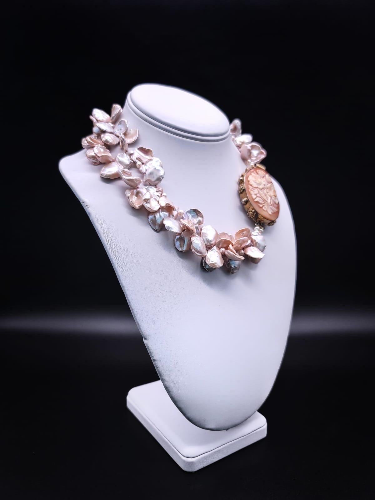 A.Jeschel Elegant Keshi pearl necklace with a vintage Italian clasp. In New Condition For Sale In Miami, FL