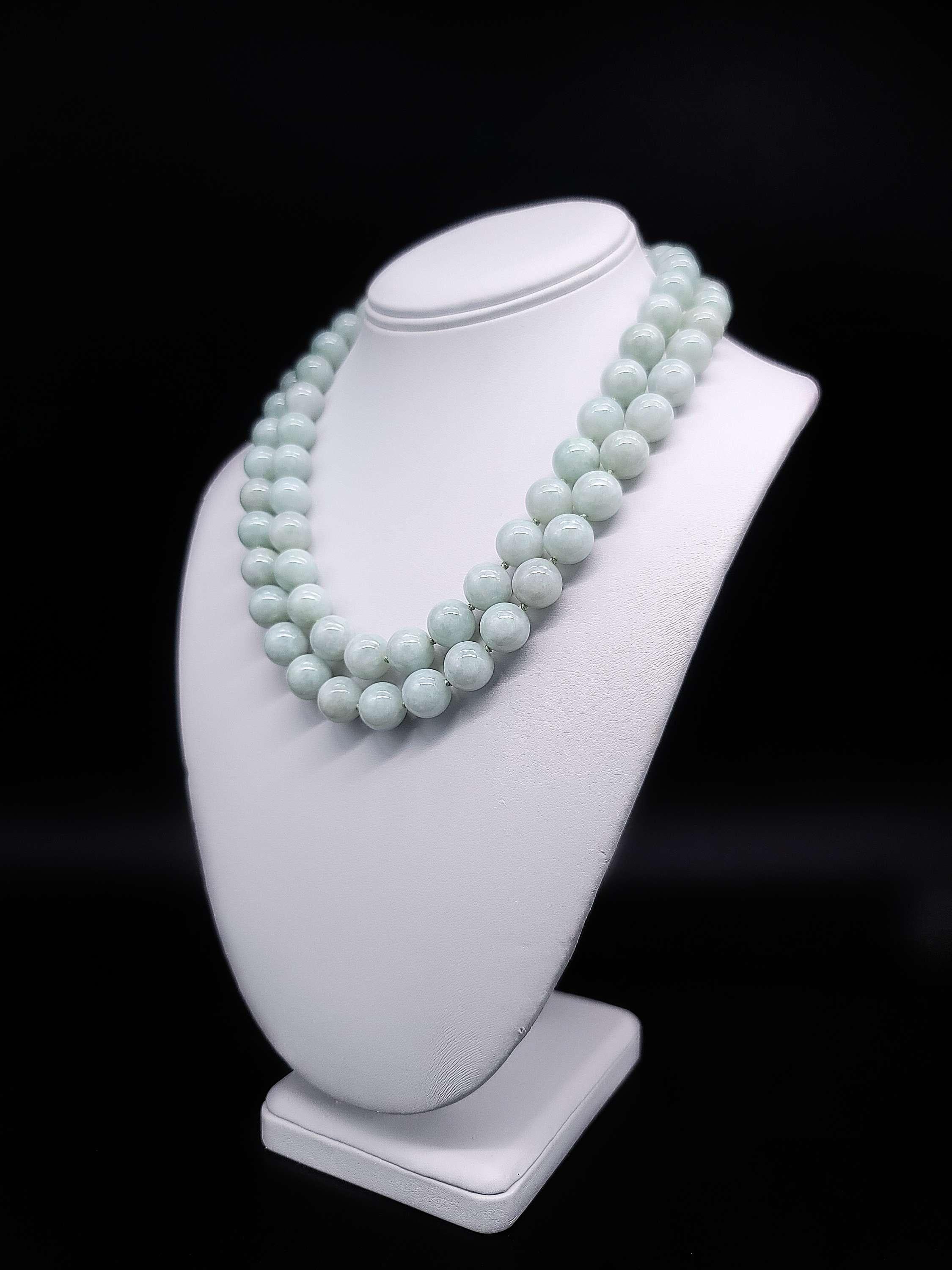 Contemporaneo A.Jeschel Elegante collana abbinata in giada di Burma con chiusura firmata. in vendita
