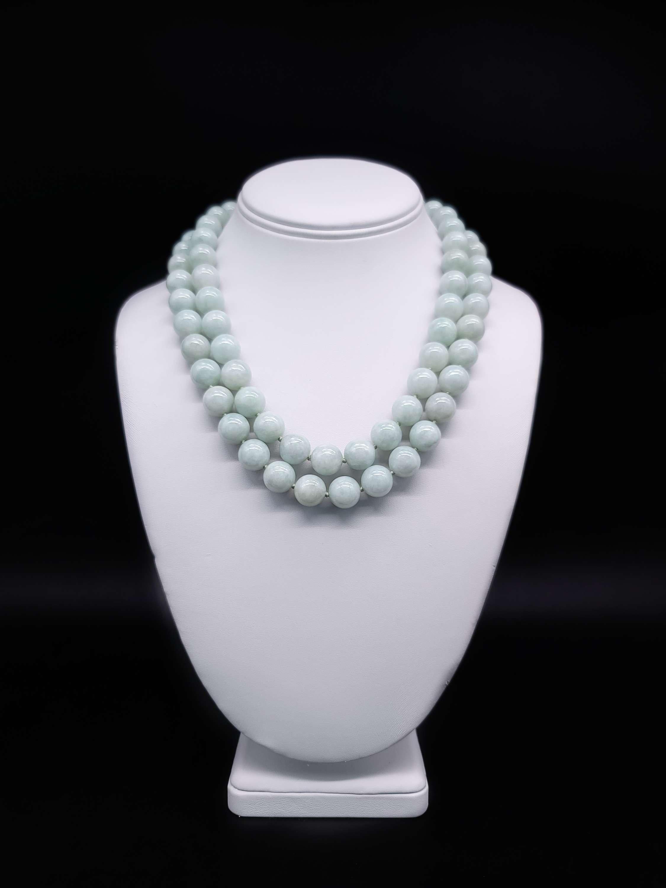 A.Jeschel Elegante collana abbinata in giada di Burma con chiusura firmata. in vendita 1