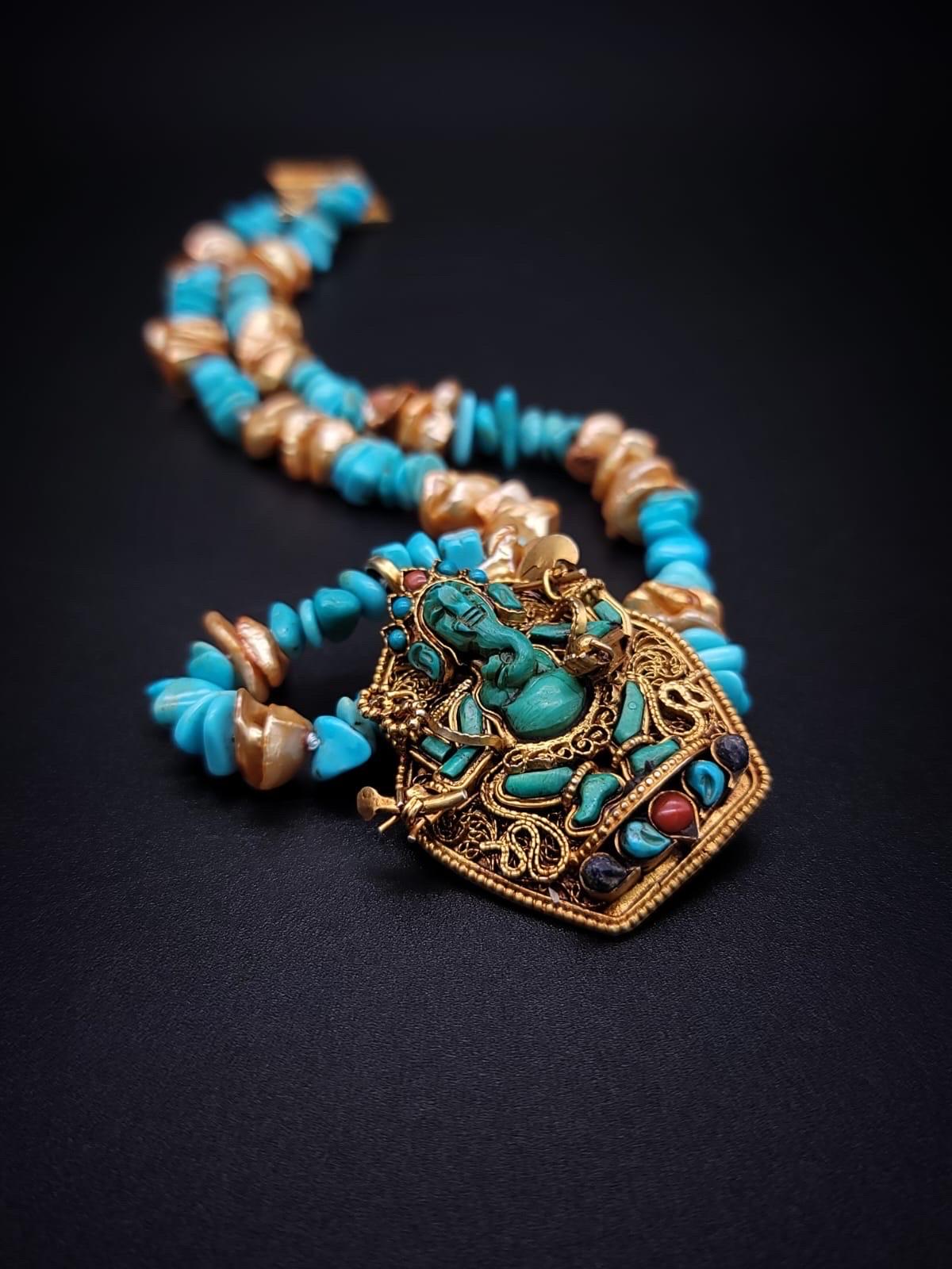 A.Jeschel Elegante türkisfarbene Ganesha-Halskette mit Anhänger. im Angebot 6