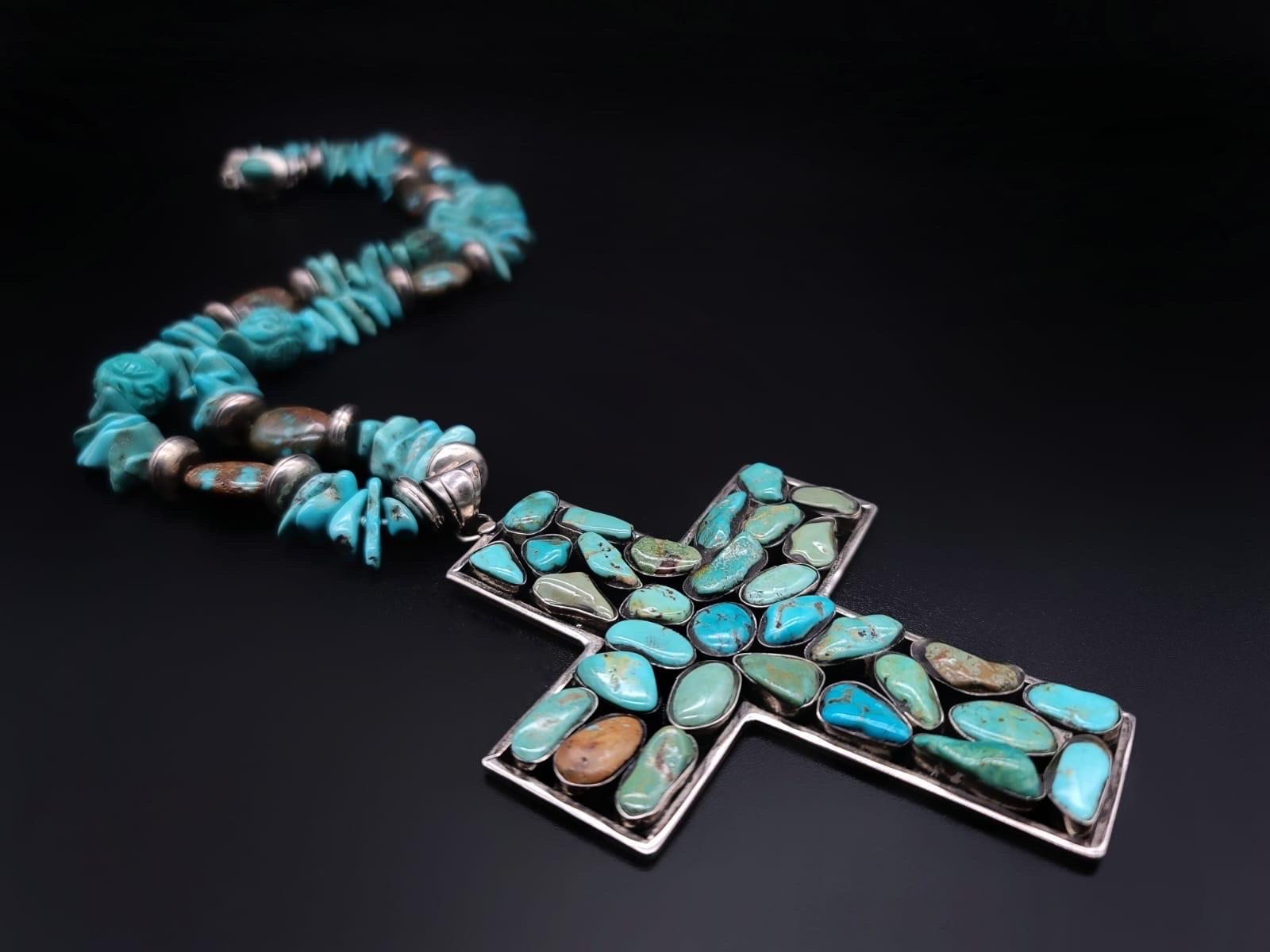 Exquisite lange türkisfarbene Kreuz-Anhänger-Halskette von A.Jeschel (Gemischter Schliff) im Angebot