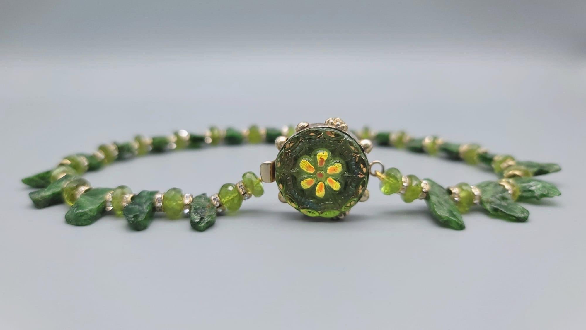 A.Jeschel Superbe collier Diopside chromé vert associé à un péridot  en vente 4