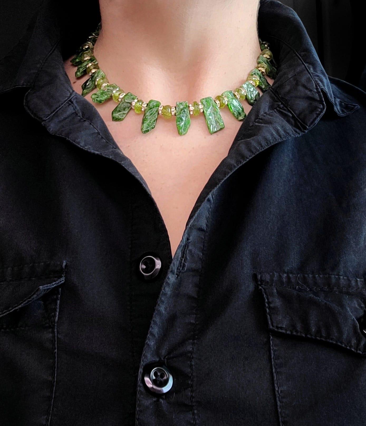 A.Jeschel Superbe collier Diopside chromé vert associé à un péridot  Pour femmes en vente