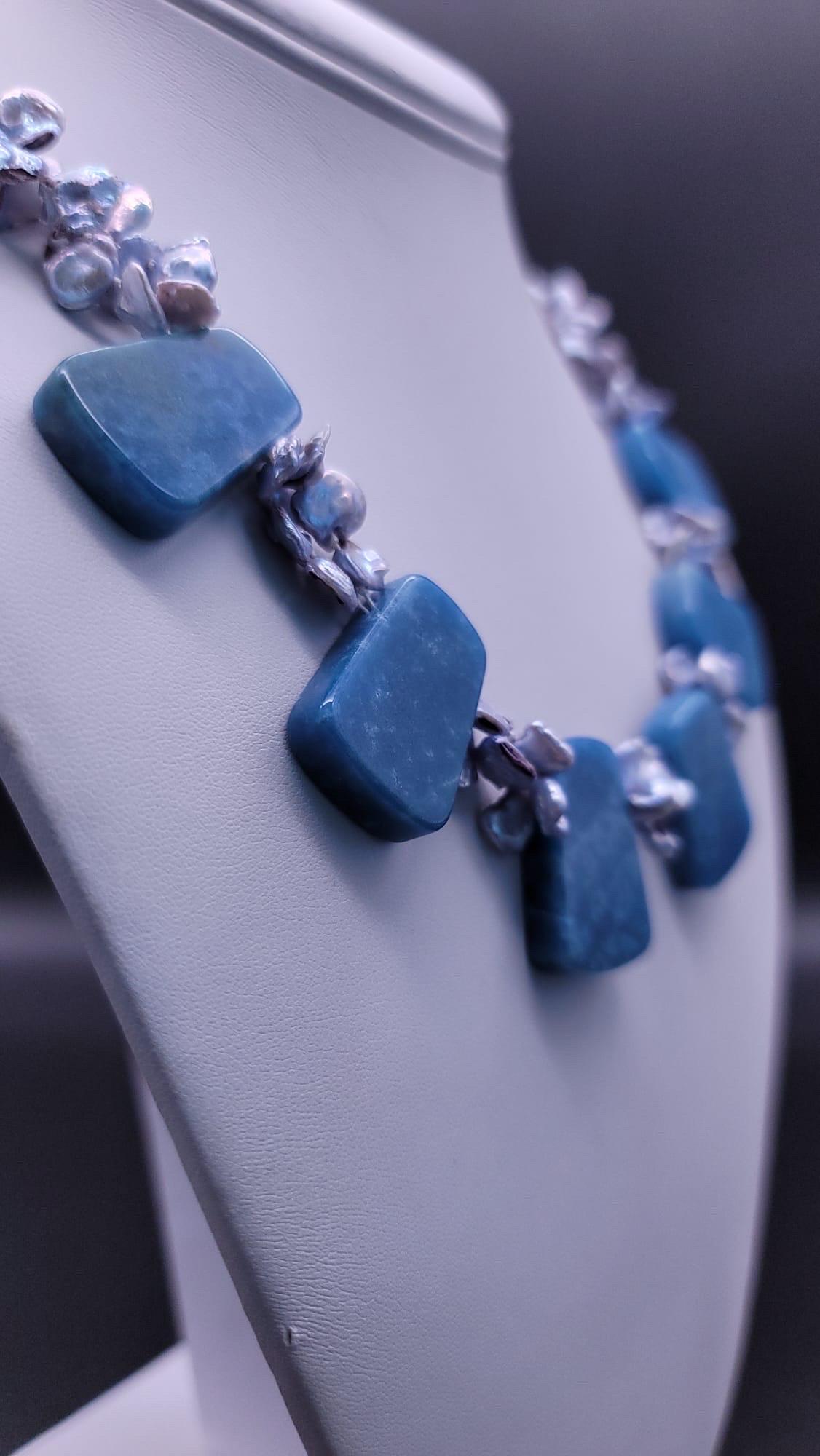 A.Jeschel Halskette aus blauem Quarz und Barockperlen. im Zustand „Neu“ im Angebot in Miami, FL