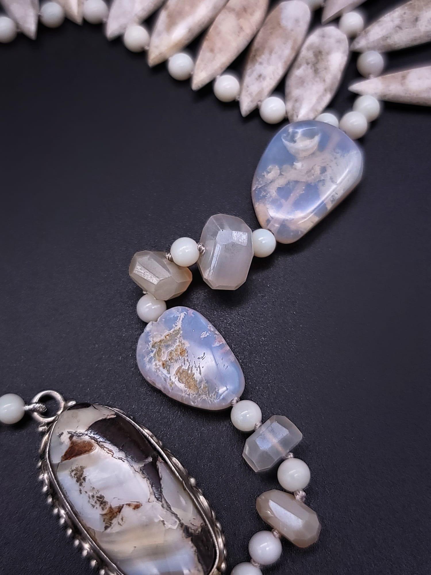A.Jeschel Leuchtender Opal mit Blumen Jaspis-Halskette. im Angebot 2