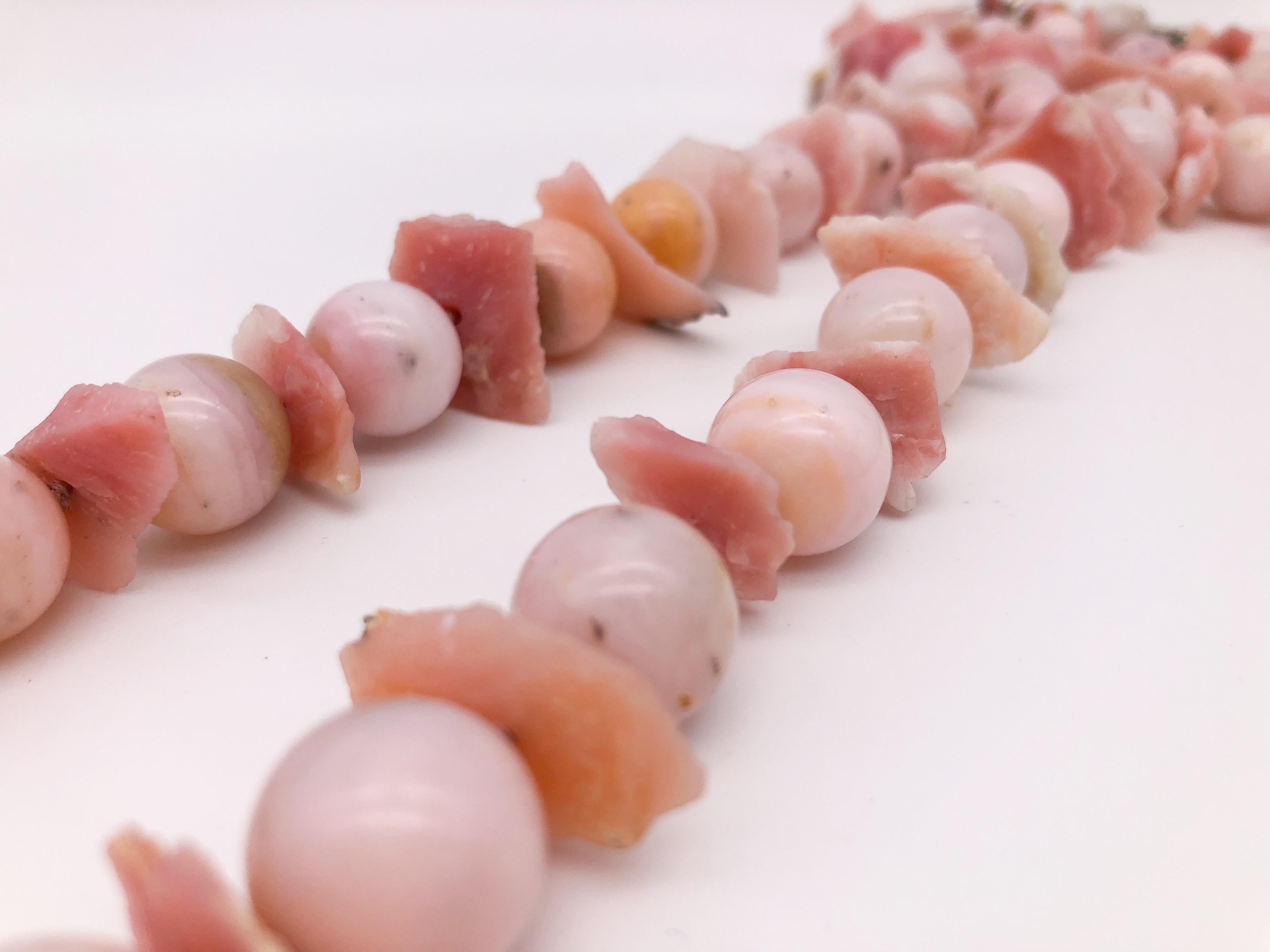 A.Jeschel  Luxurious long Peruvian Pink Opal necklace In New Condition In Miami, FL