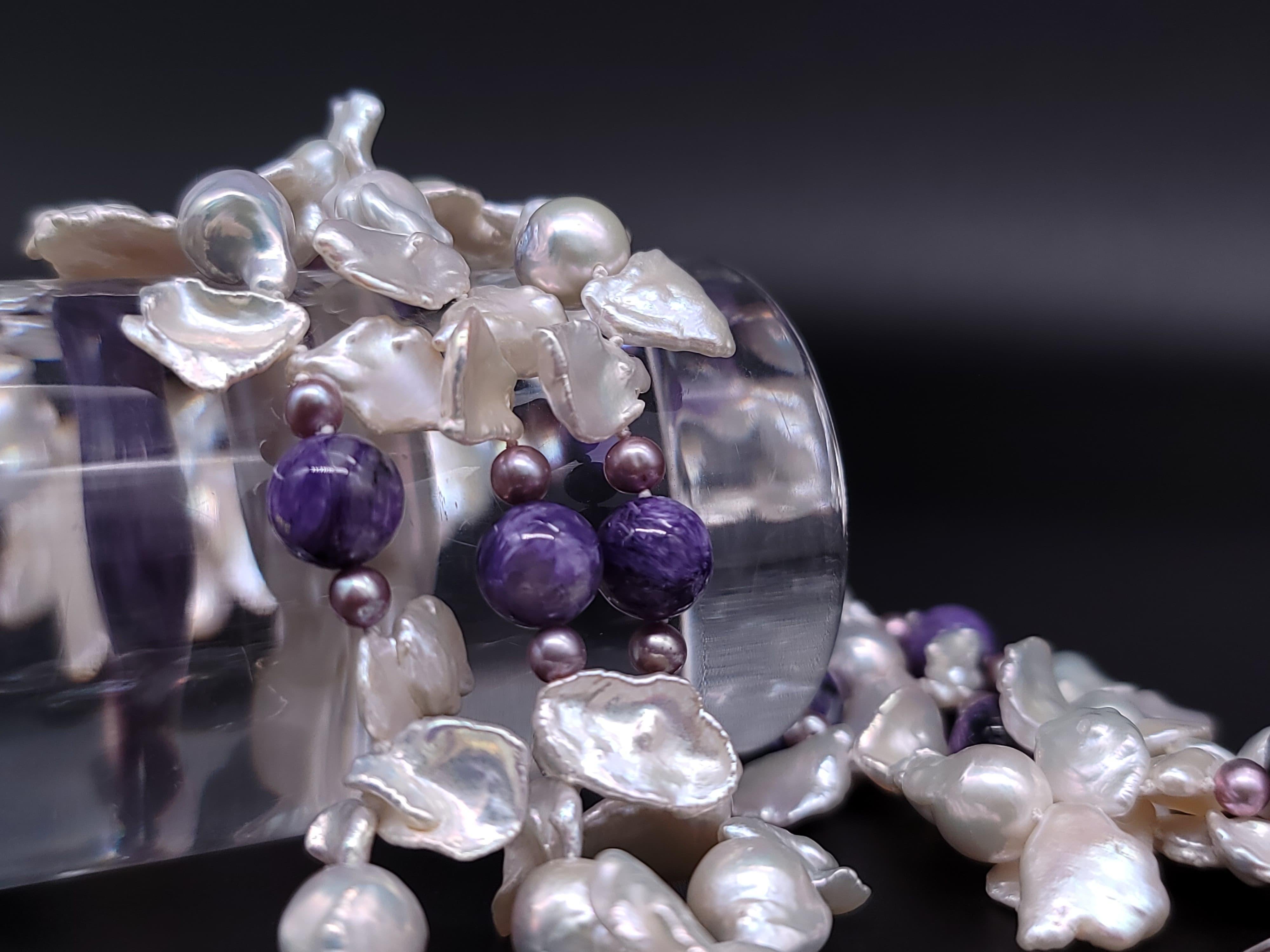 A.Jeschel Collier de perles Keshy de luxe avec fermoir caractéristique en charoite. en vente 9