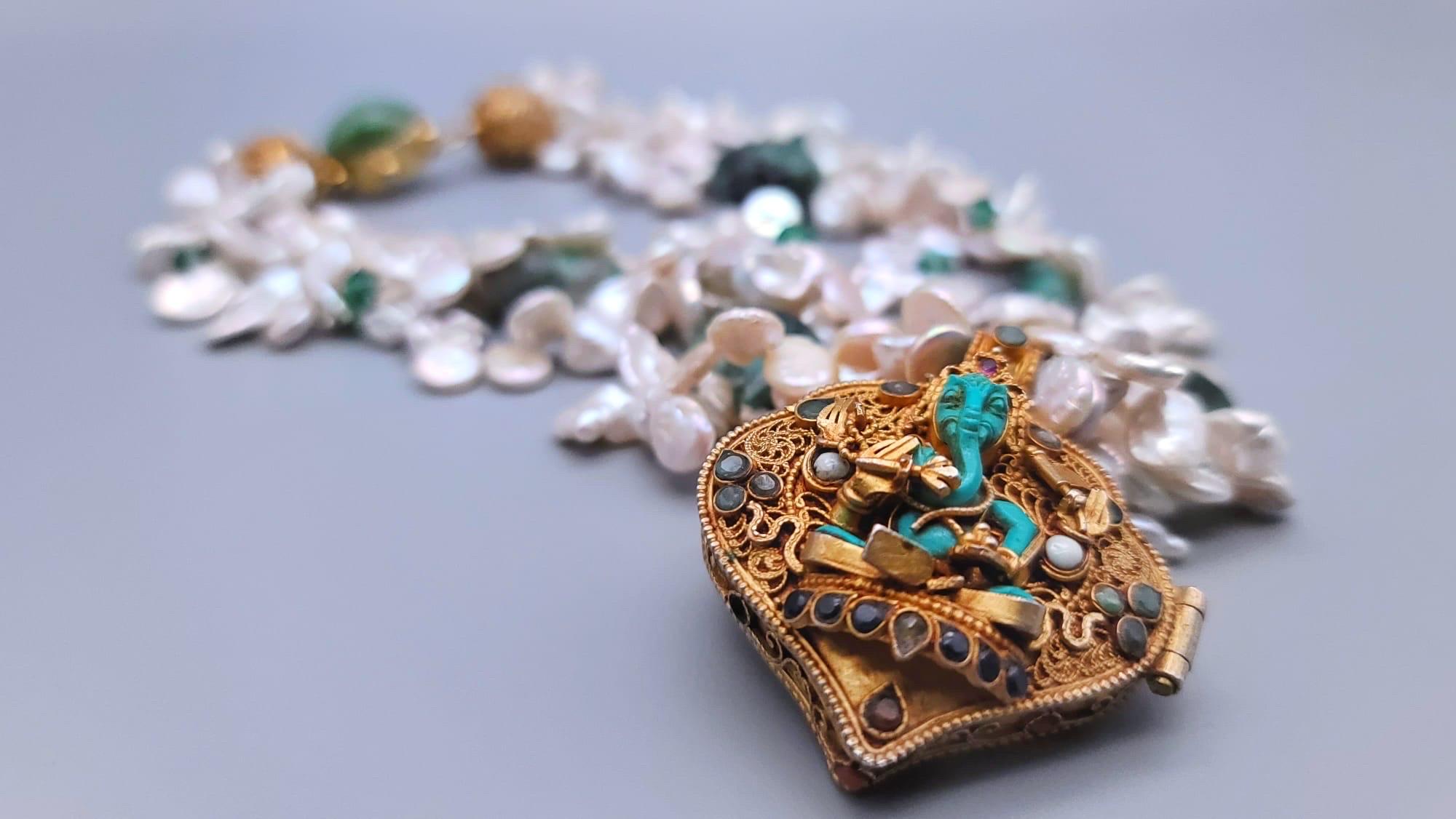 A.Jeschel  Magnificent Tibetan Ghau prayer box and Pearls necklace For Sale 9