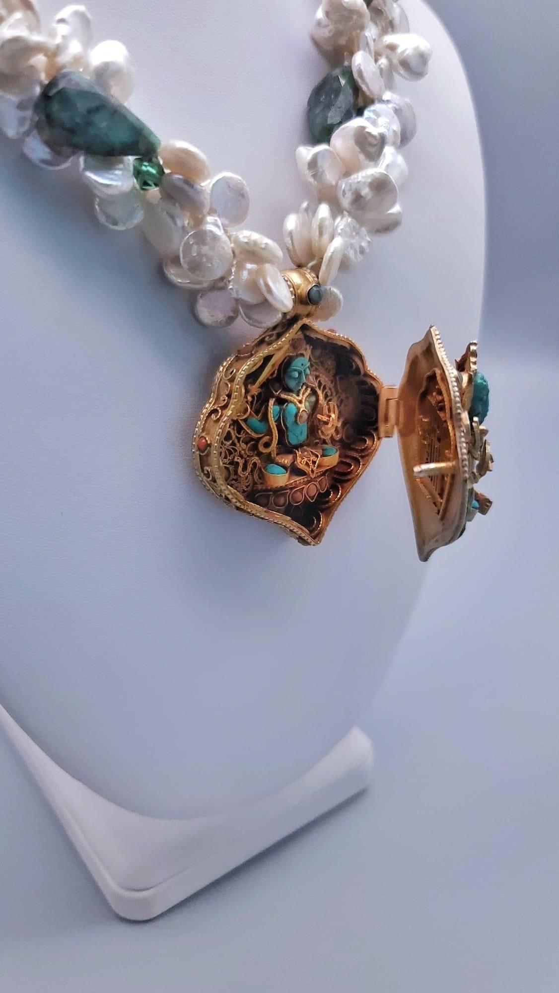 A.Jeschel  Magnifique collier tibétaine Ghau tibétaine en forme de boîte à prières et perles Neuf - En vente à Miami, FL
