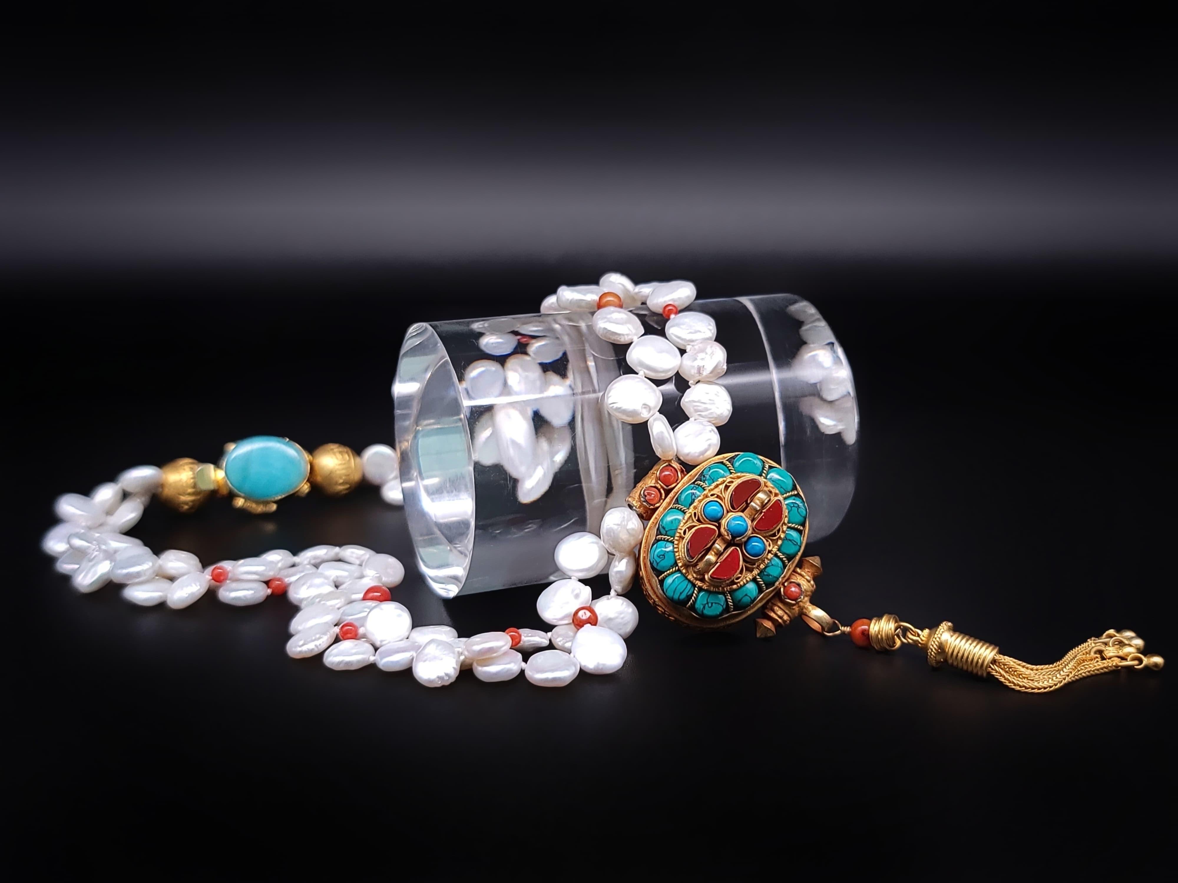 A.Jeschel  Collier de perles avec pendentif Ghau Box. Unisexe en vente