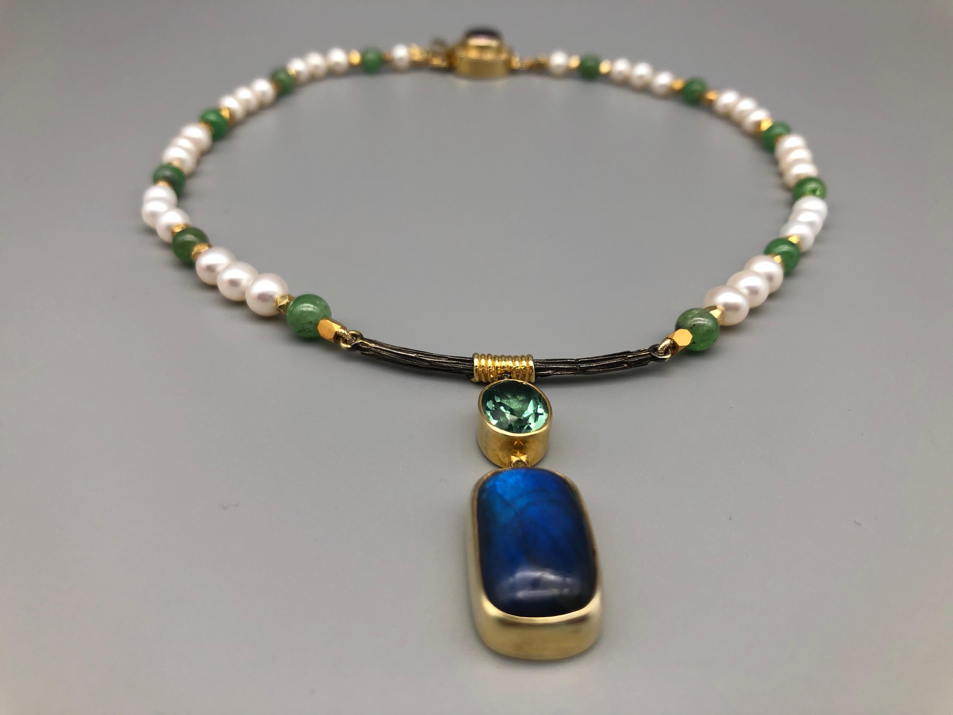 A.Jeschel-Halskette mit Perlen- und Smaragdperlen-Anhänger ist verträumt. im Zustand „Neu“ im Angebot in Miami, FL