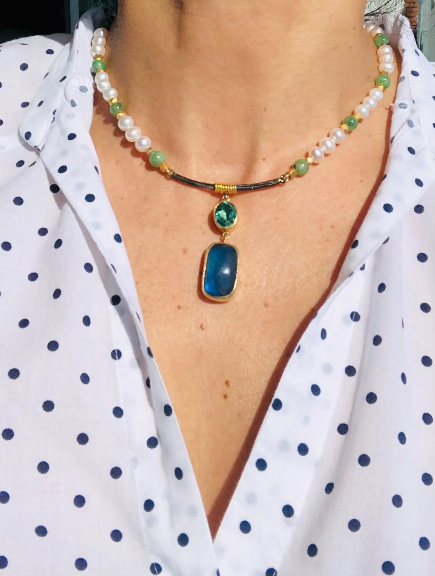 A.Jeschel-Halskette mit Perlen- und Smaragdperlen-Anhänger ist verträumt. im Angebot 1