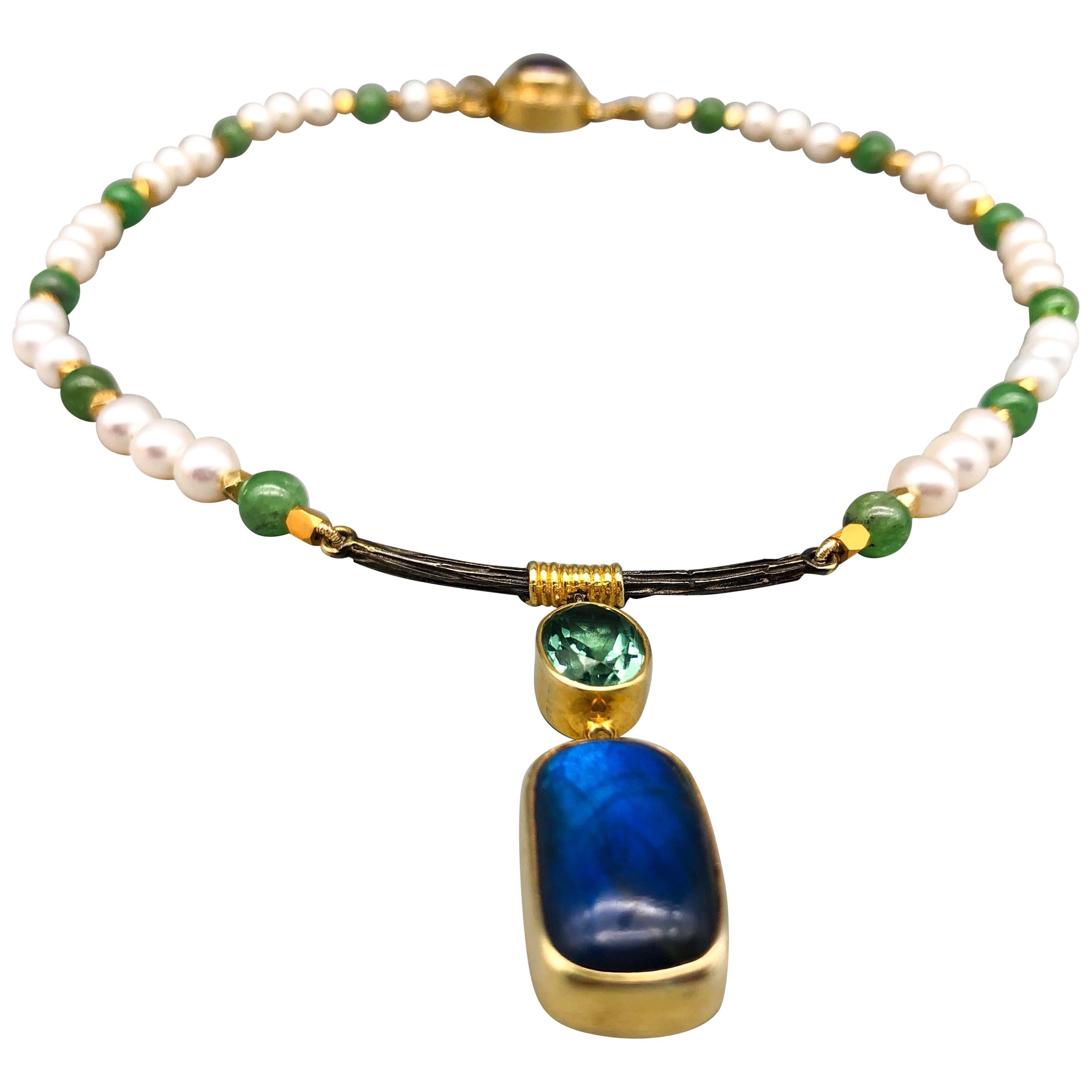 A.Jeschel-Halskette mit Perlen- und Smaragdperlen-Anhänger ist verträumt. (Zeitgenössisch) im Angebot