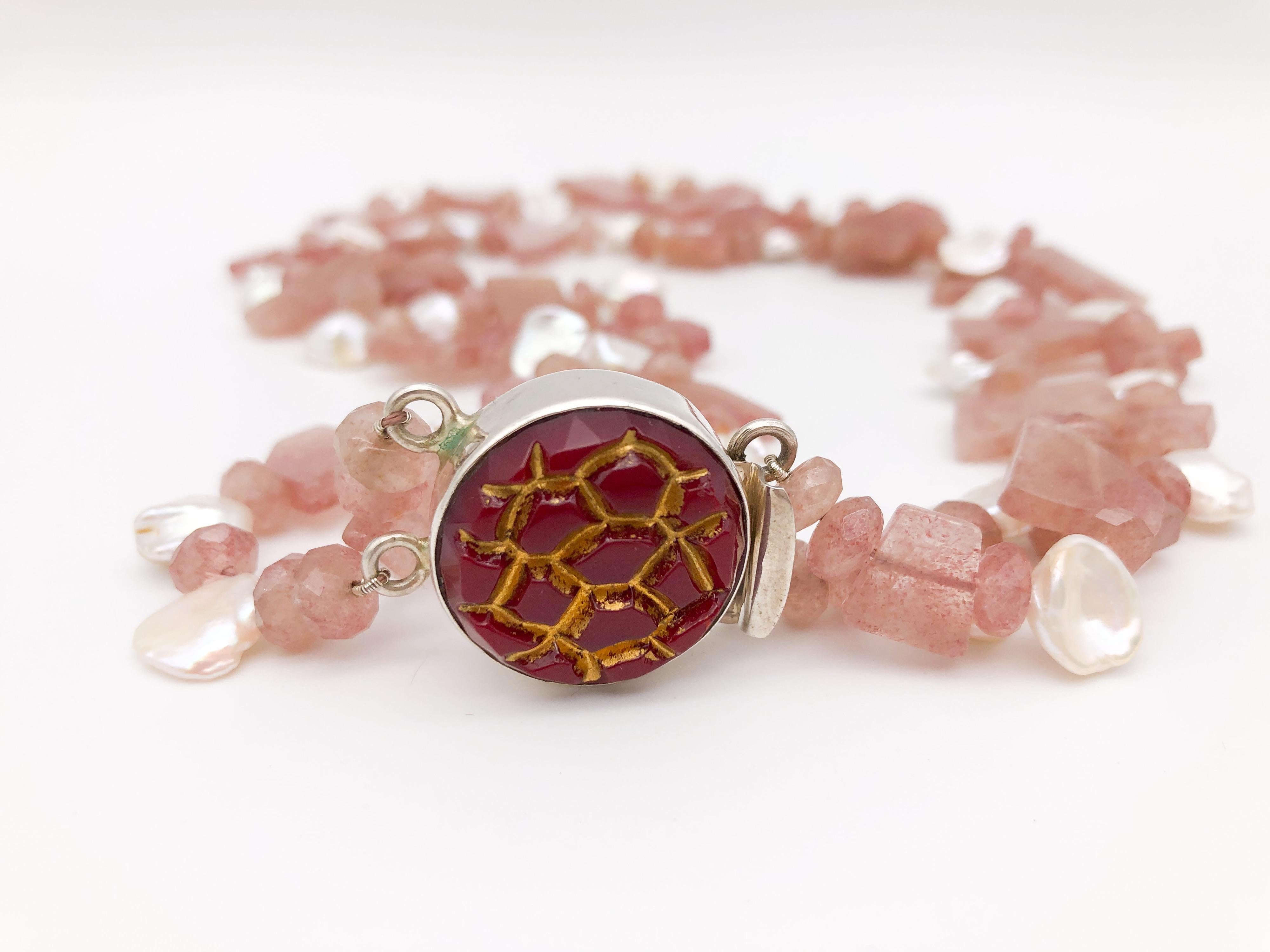 Halskette aus Rosen- und Süßwasserperlen von A.Jeschel mit Rhodocrosite (Gemischter Schliff) im Angebot