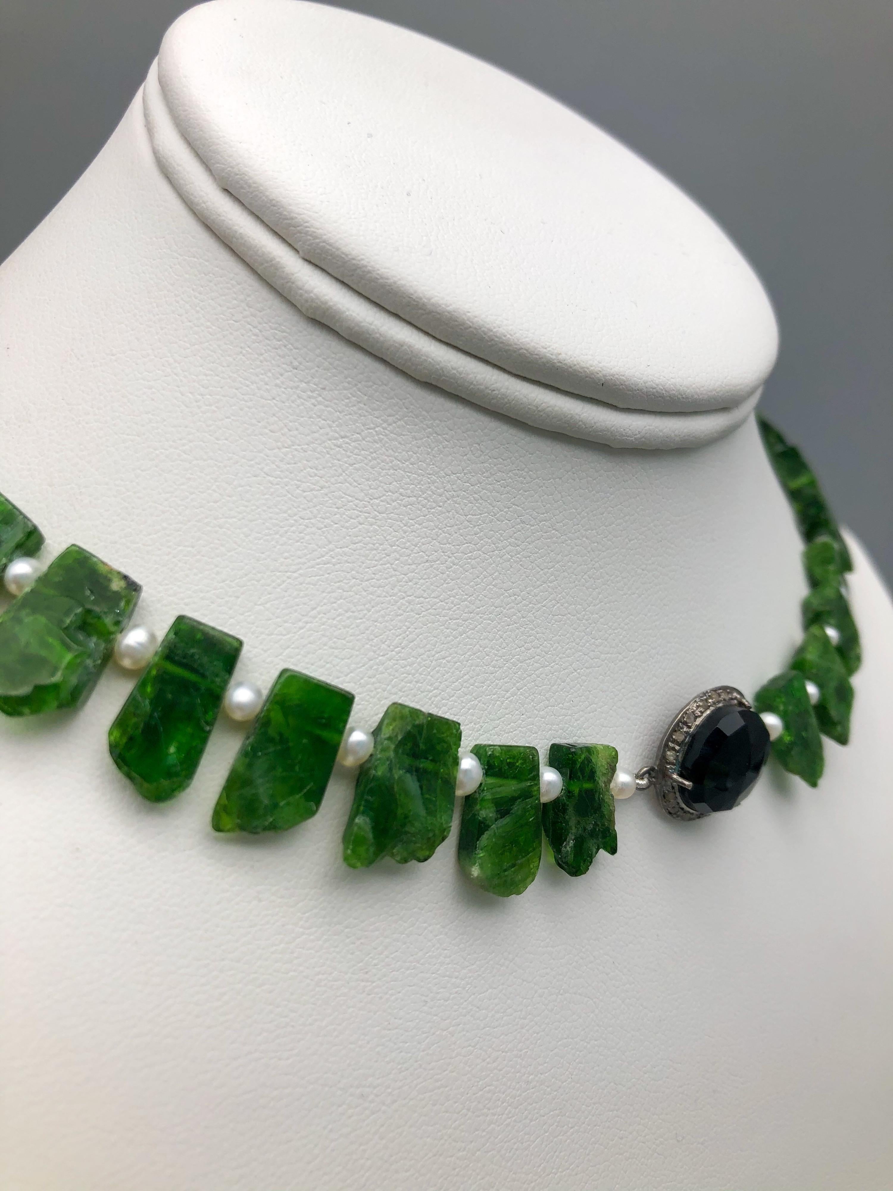 Women's or Men's A.Jeschel Diopside single strand necklace with Onyx and Diamonds. For Sale