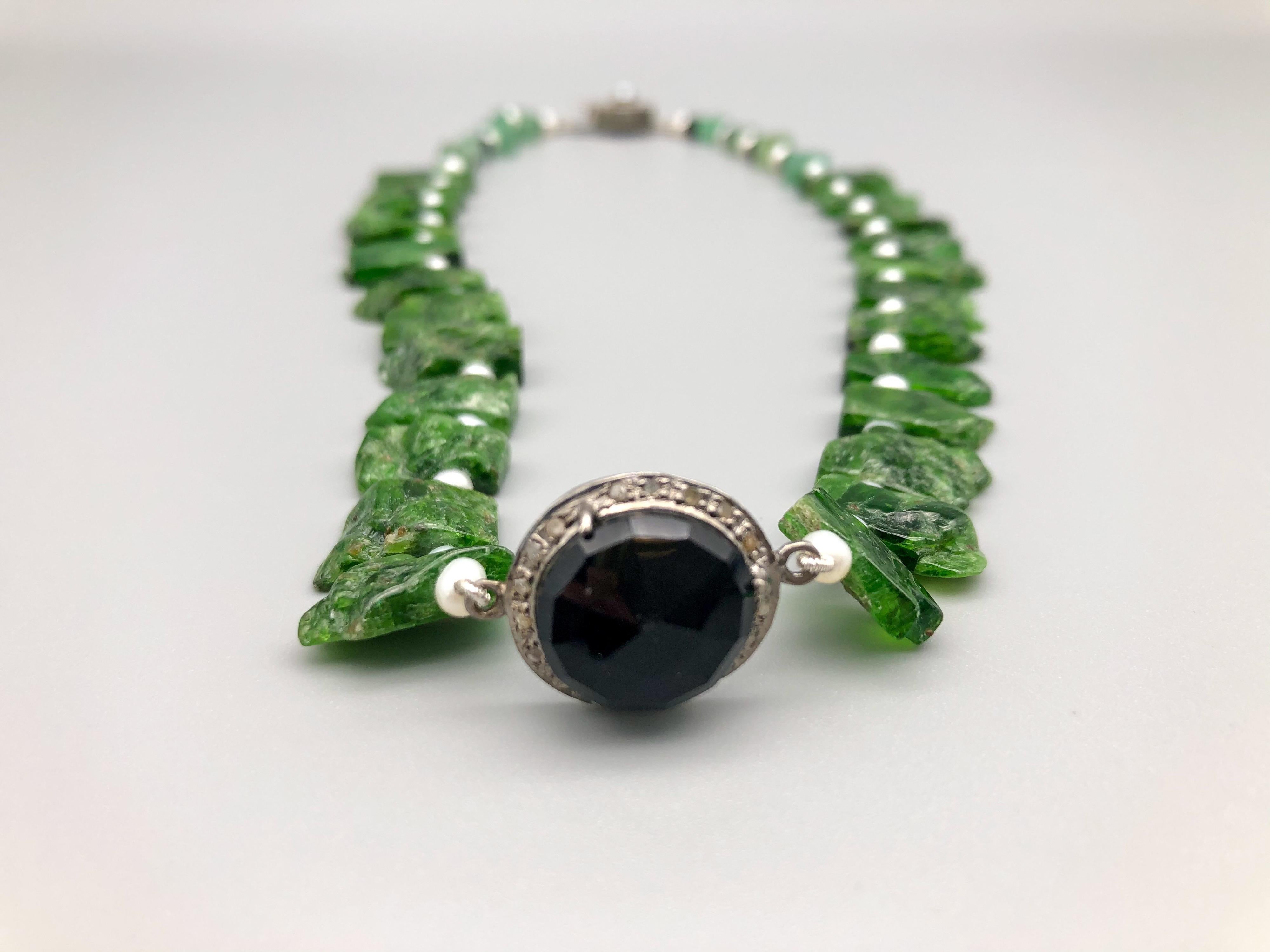 A.Jeschel Diopside single strand necklace with Onyx and Diamonds. For Sale 2