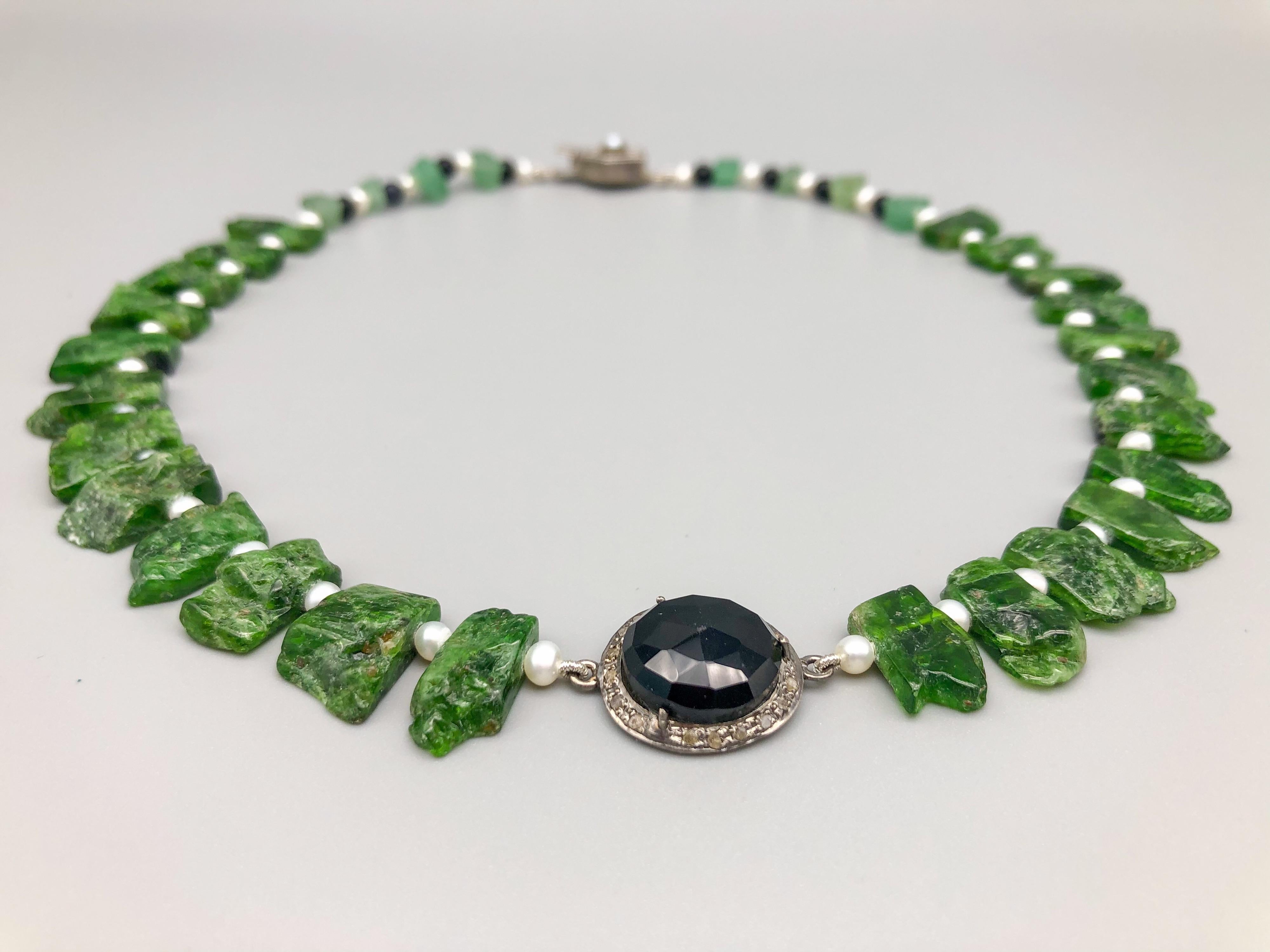 A.Jeschel Diopside single strand necklace with Onyx and Diamonds. For Sale 6