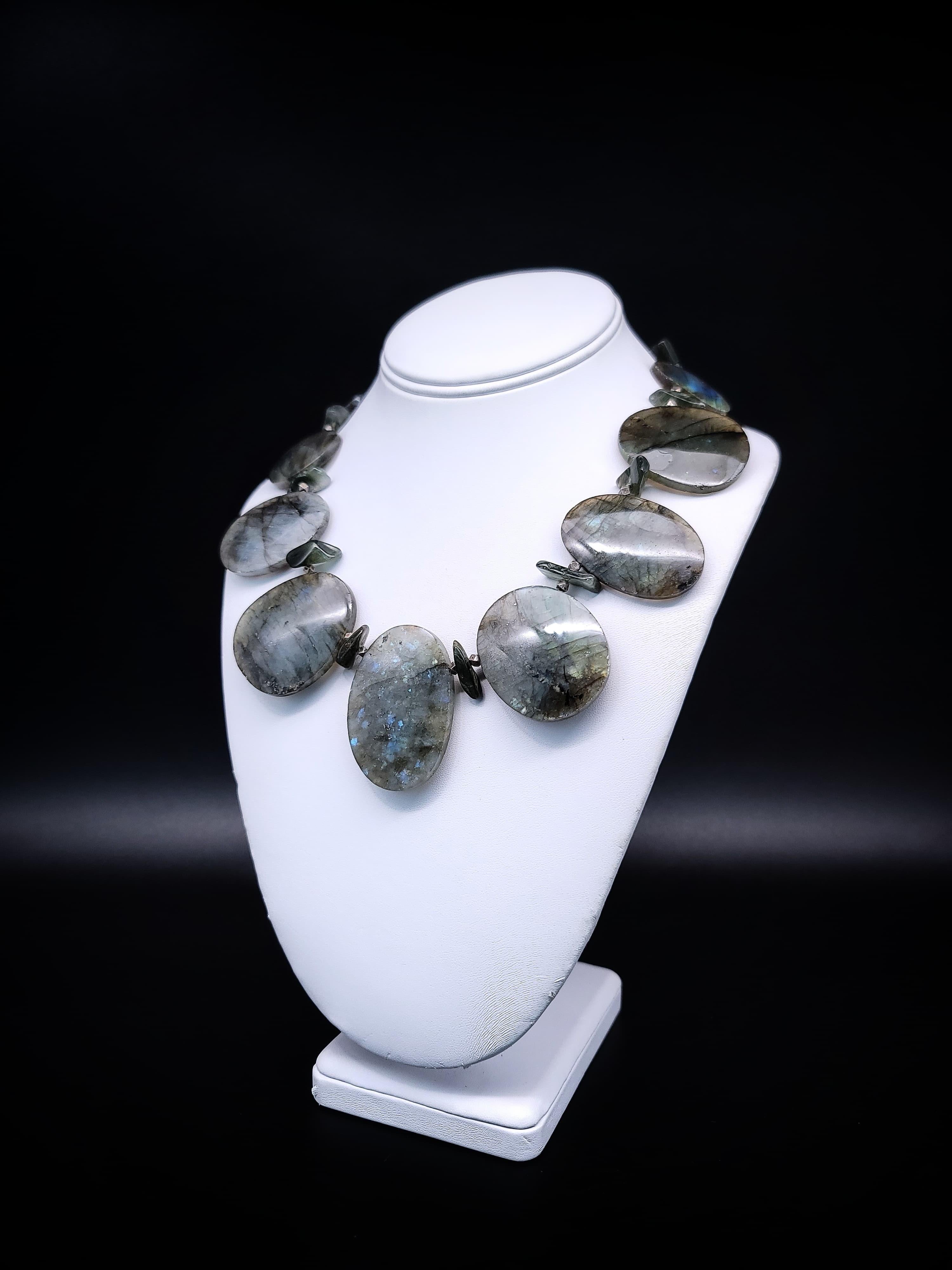 A.Jeschel Spectacular Labradorite plates necklace In New Condition For Sale In Miami, FL