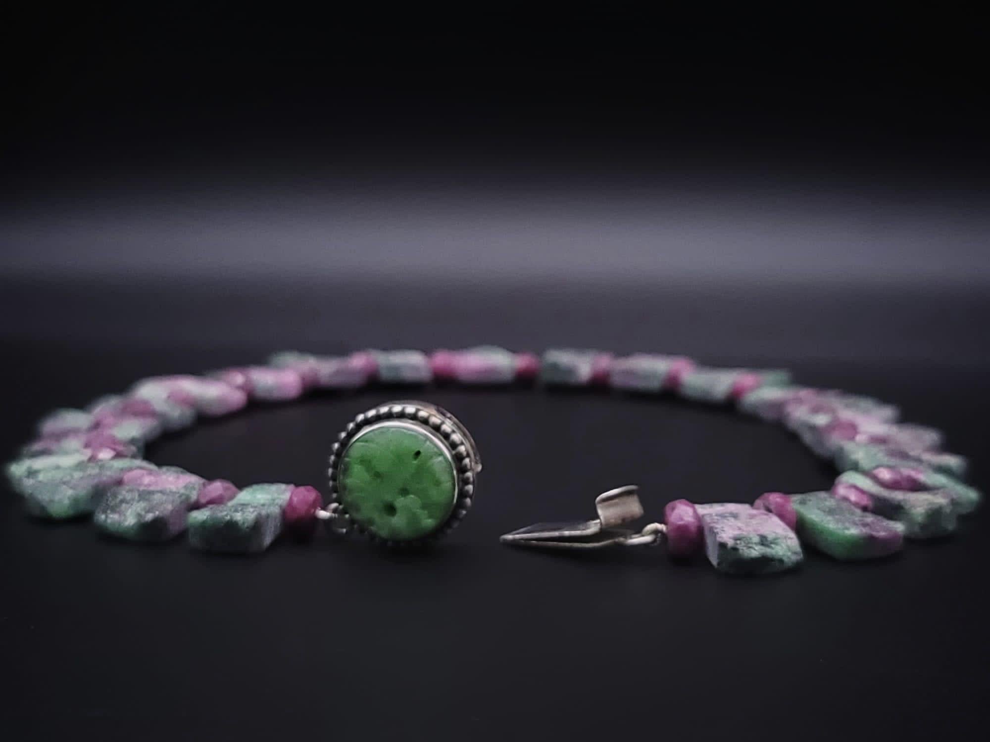 A.Jeschel Spettacolare collana di rubini e zoisite. in vendita 3