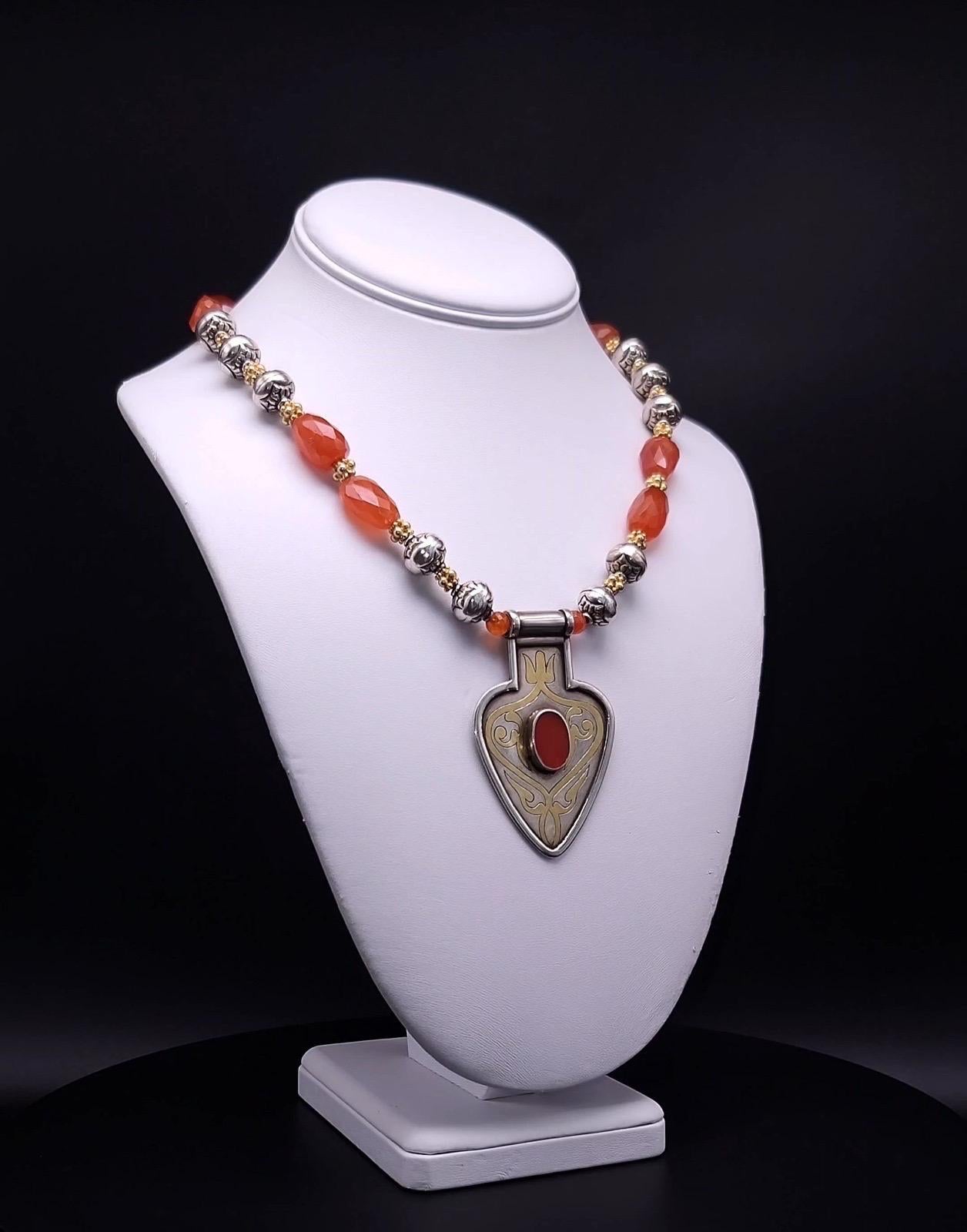 Collana con ciondolo tribale in corniola di A.Jeschel in vendita 6