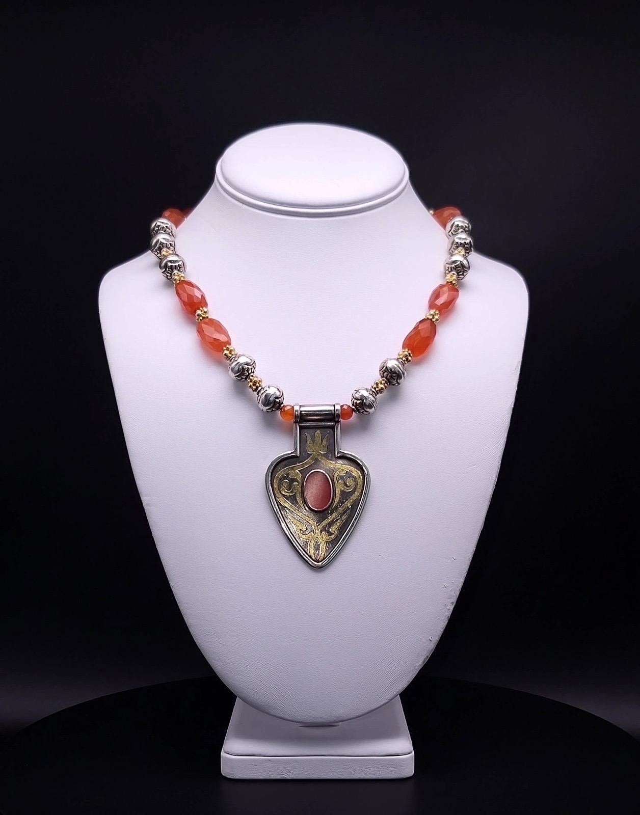 Collana con ciondolo tribale in corniola di A.Jeschel in vendita 7