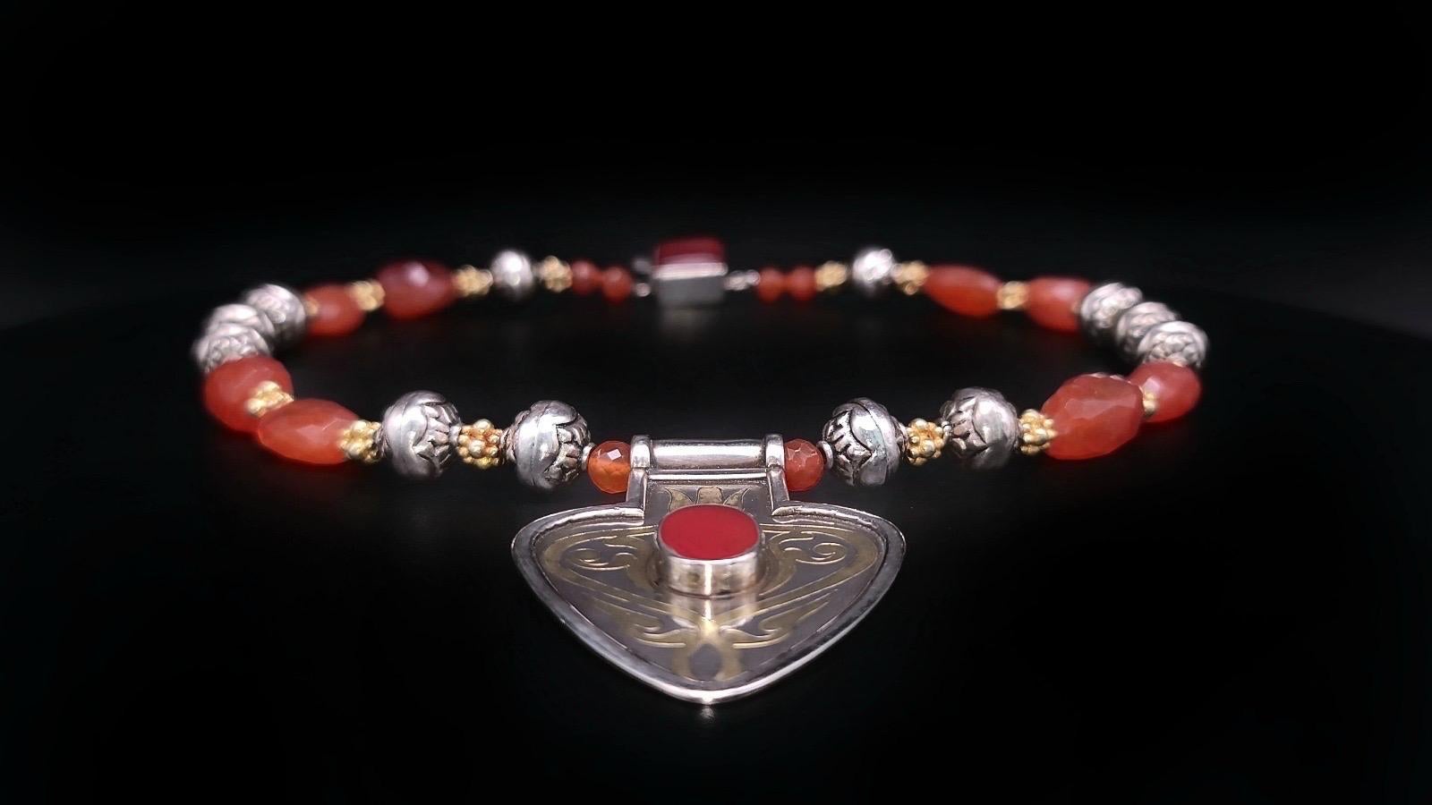 Collana con ciondolo tribale in corniola di A.Jeschel in vendita 8